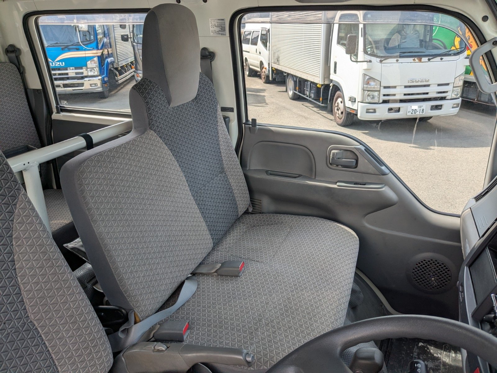 vehicle_image_20260326193740ZYK0rpQTOA.jpg