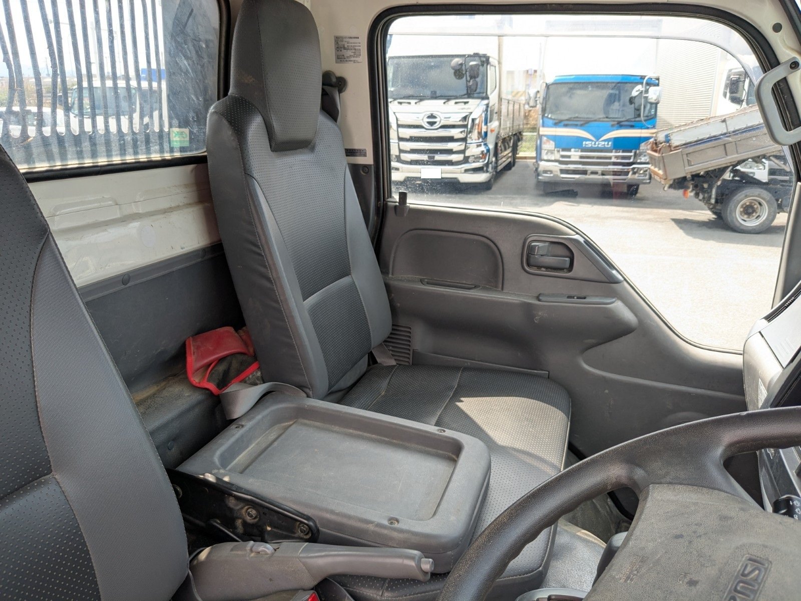 vehicle_image_20260323193650MqVc8IRKWT.jpg