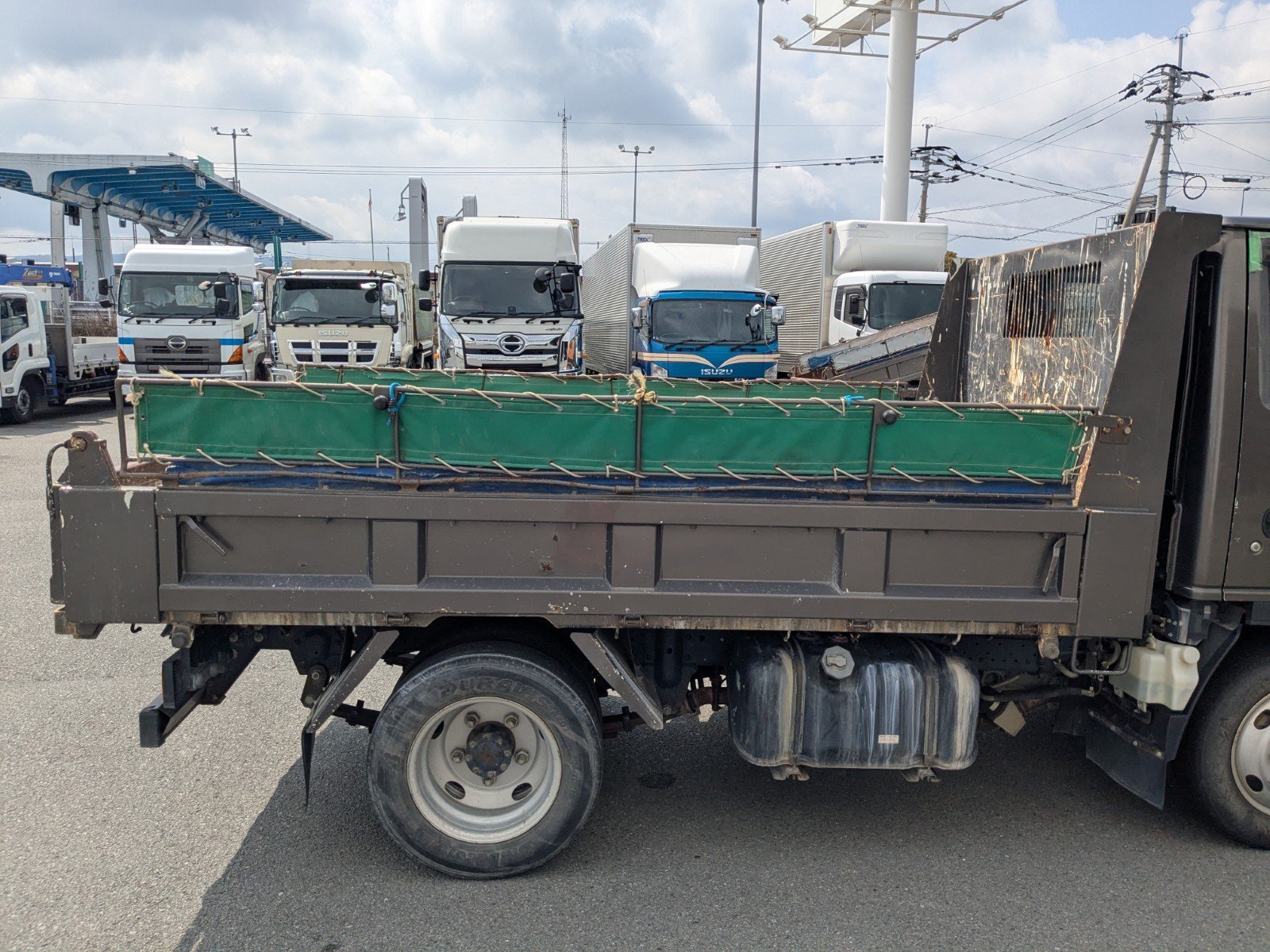 vehicle_image_20260323193650bfSyJU2nde.jpg