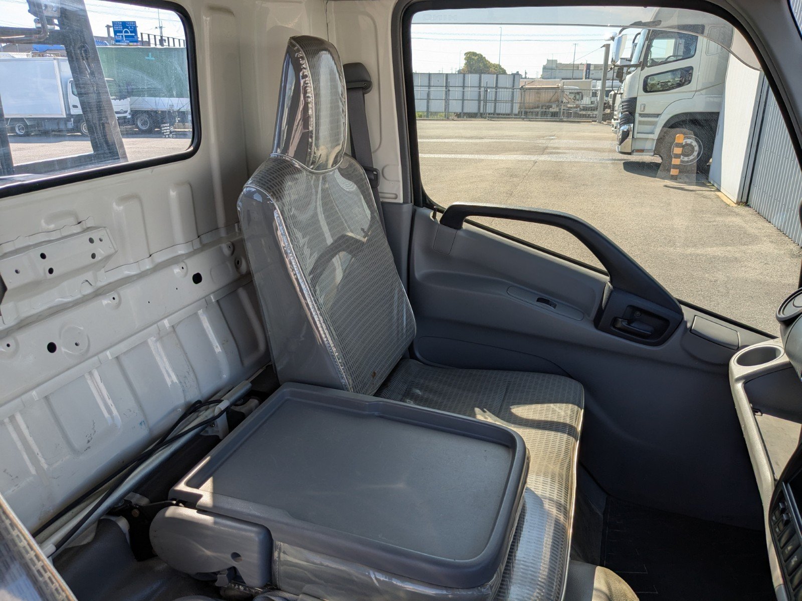 vehicle_image_20260409155611fbnqMwwEPX.jpg