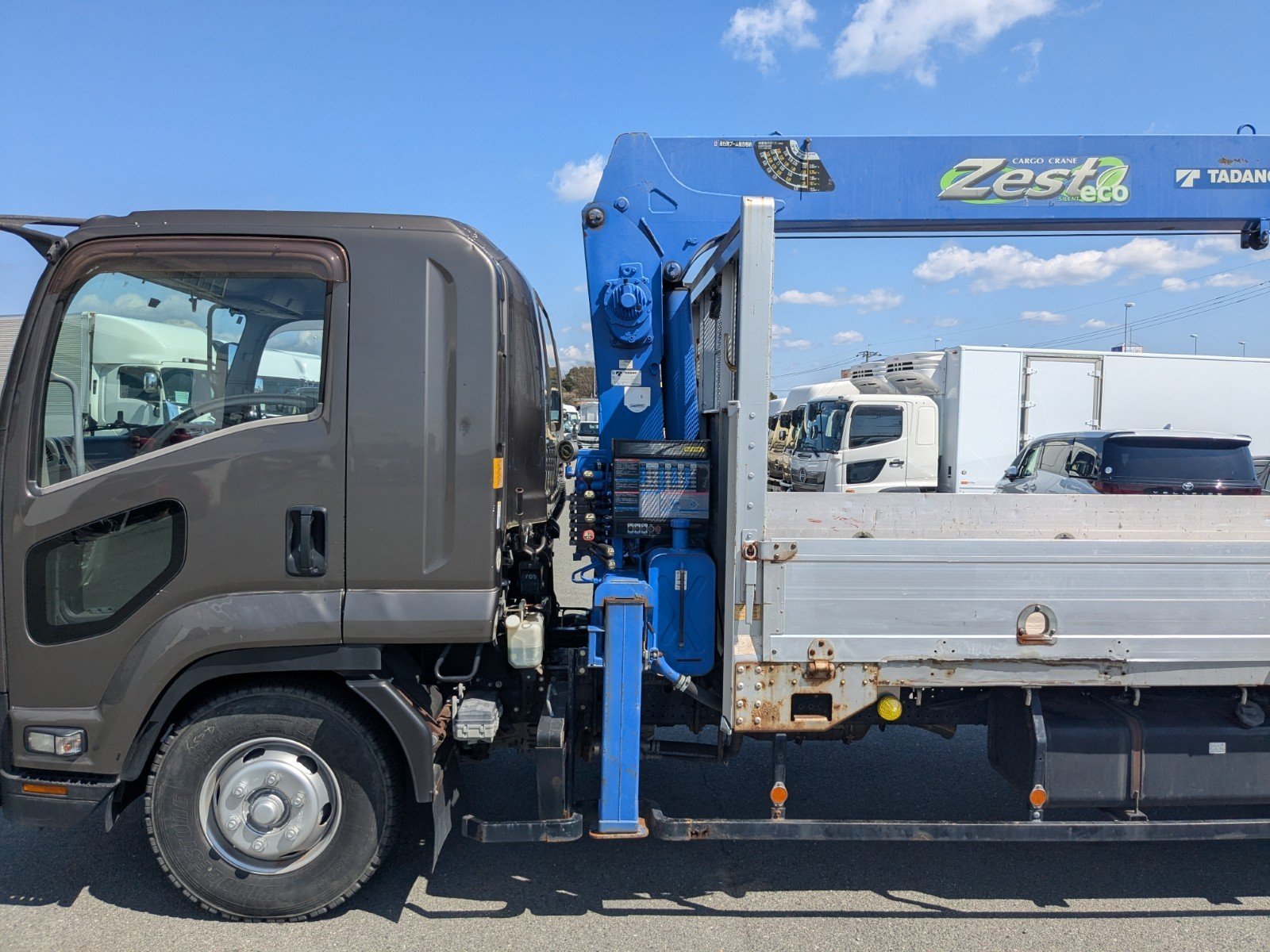 vehicle_image_20260324184210JhwZG71NTd.jpg
