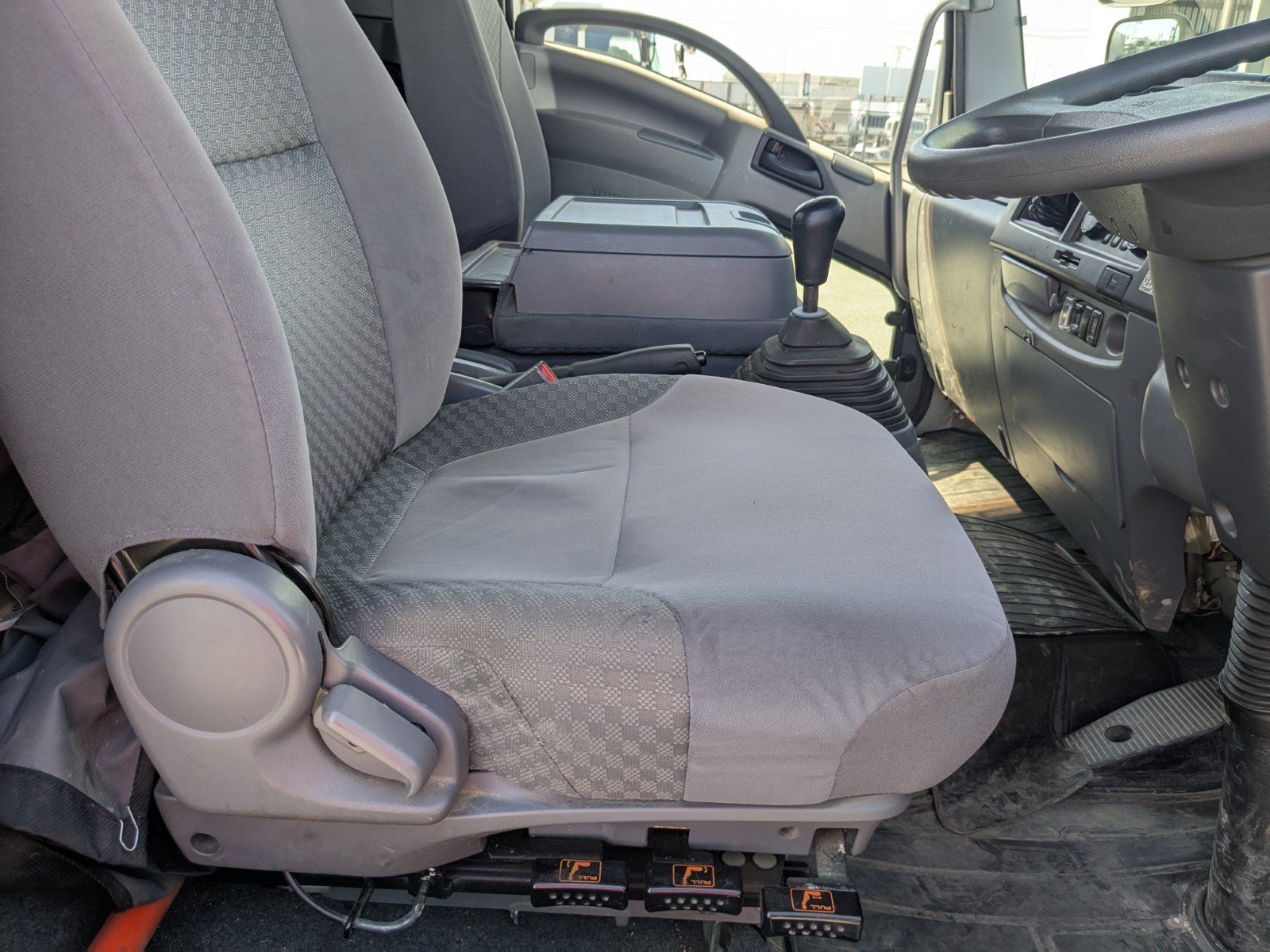 vehicle_image_20260324184210YXrPDqIvxs.jpg