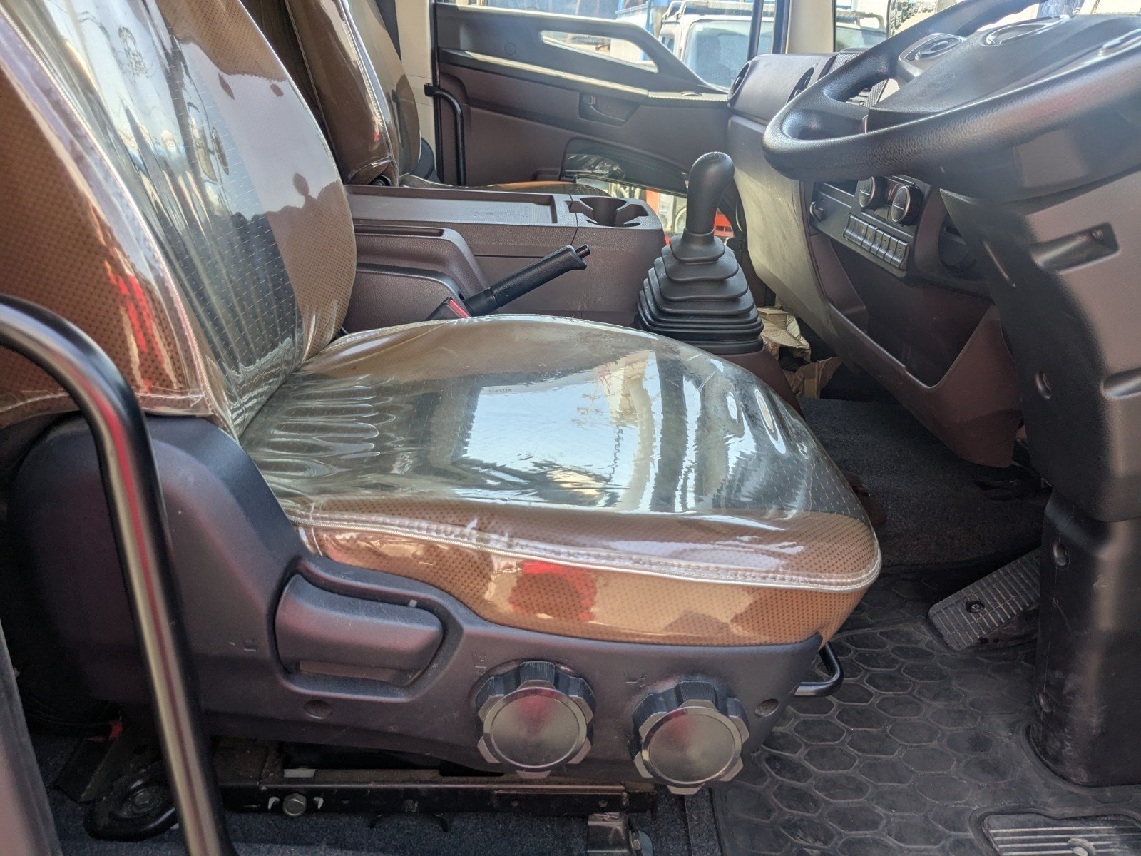 vehicle_image_20260515094122iIBEhGEyIf.jpg