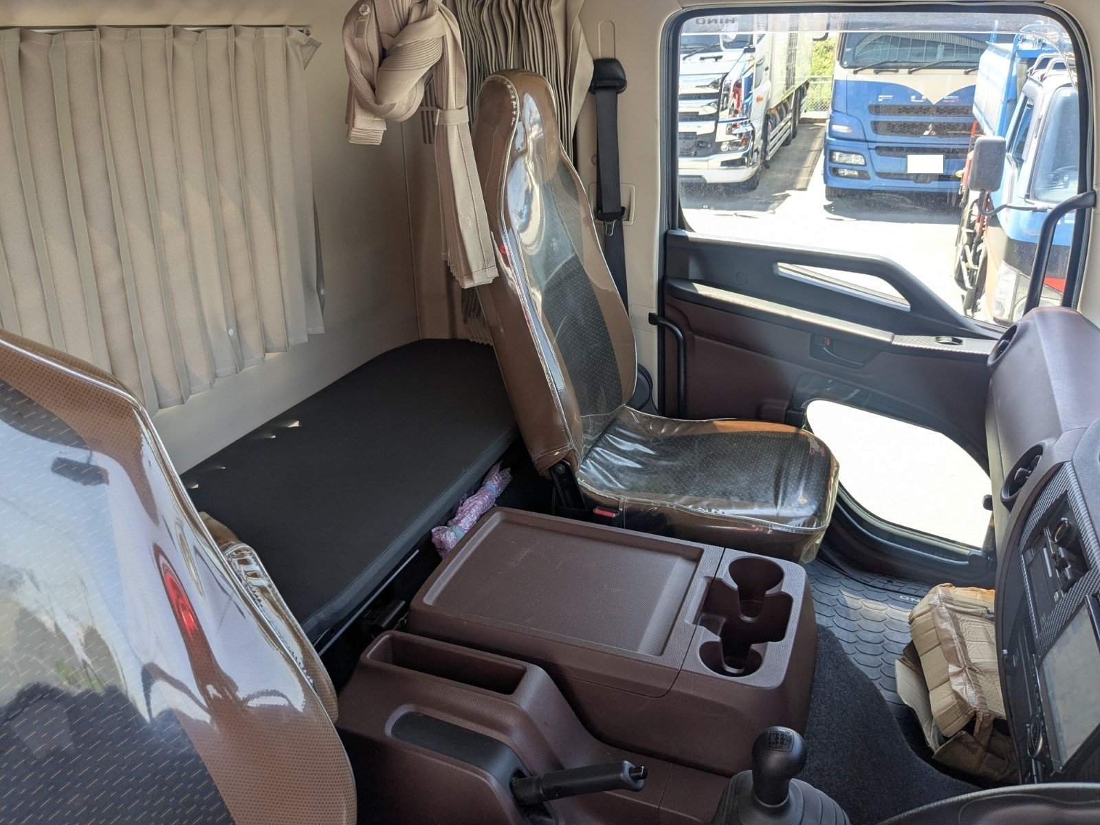 vehicle_image_20260515094122mj1KyqSP4X.jpg