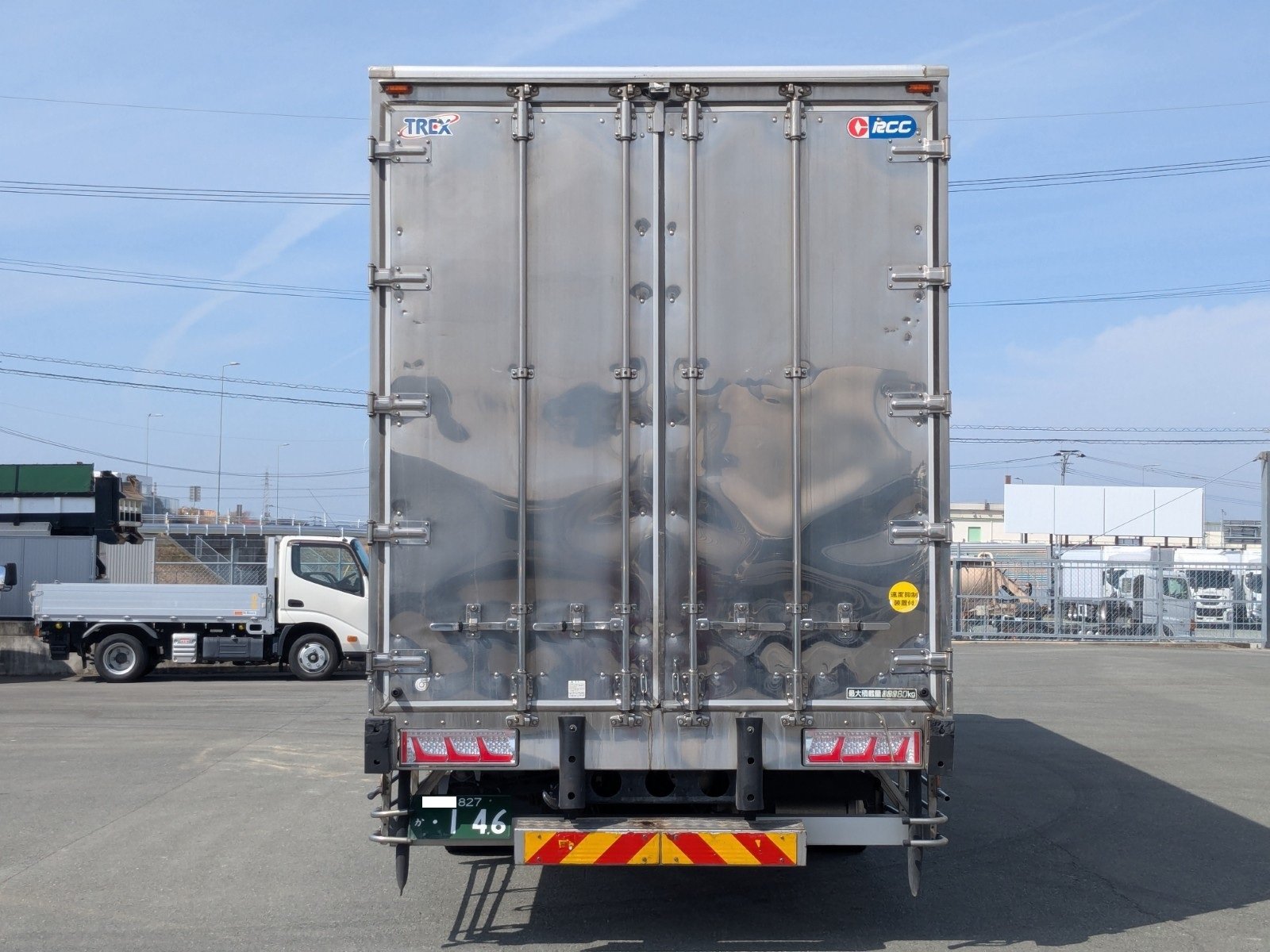 vehicle_image_20260323195101b5kS5OZOeW.jpg