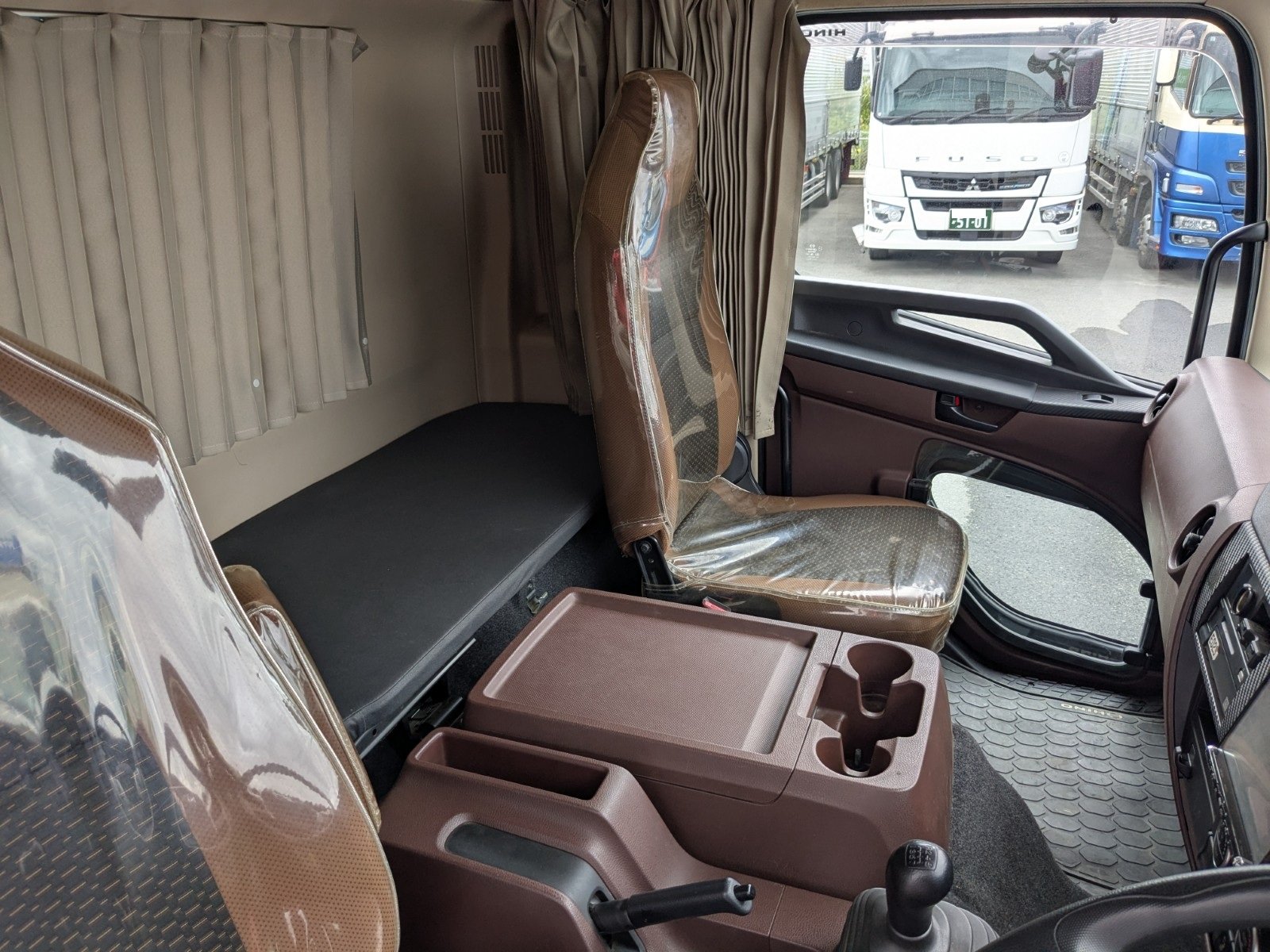 vehicle_image_202605251841140P0OUC28dd.jpg