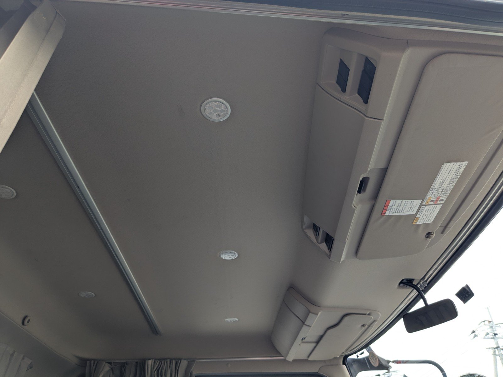vehicle_image_20260525184114JuFmCrcF95.jpg