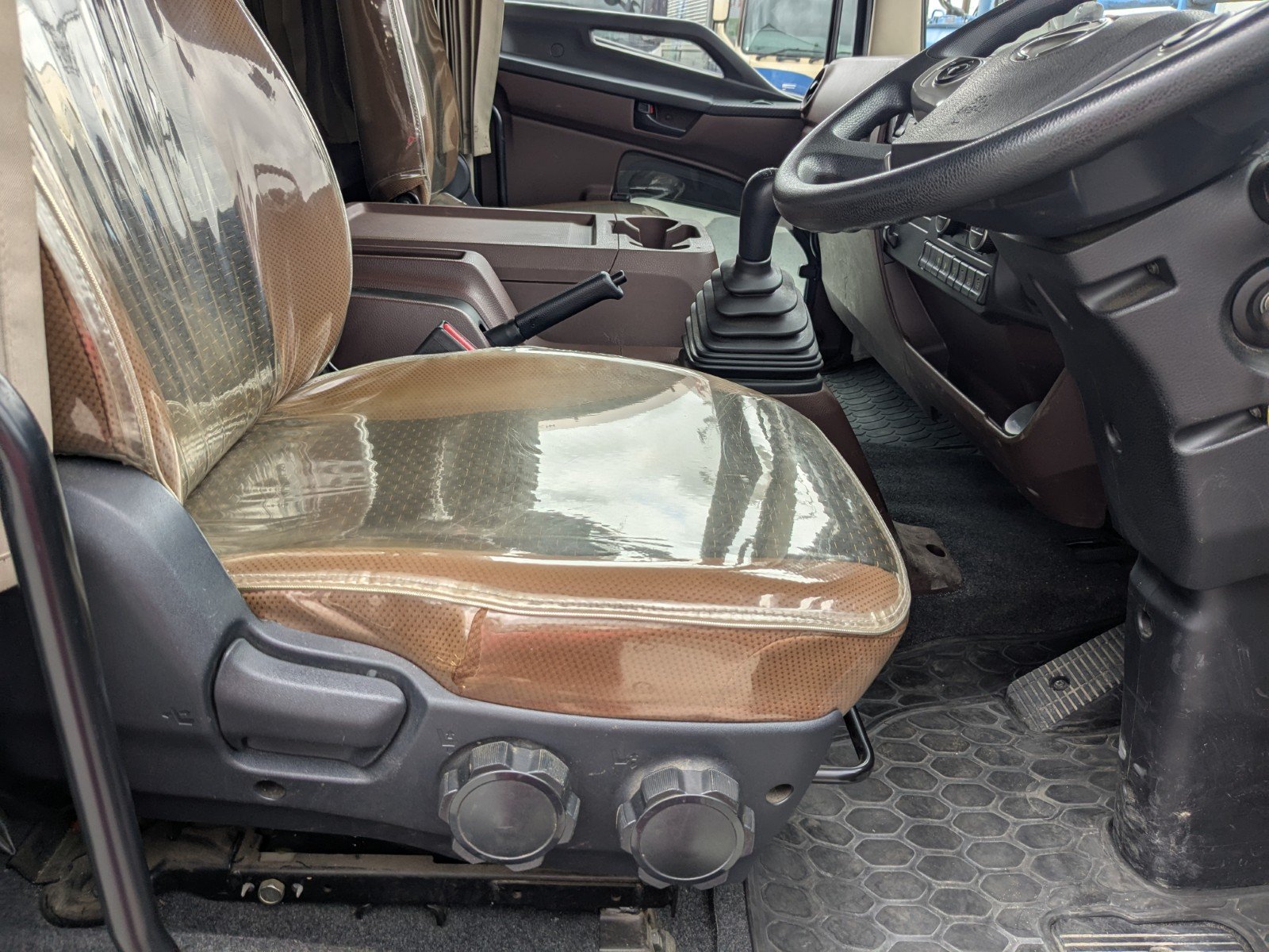vehicle_image_20260525184114TfmNwiqLy8.jpg