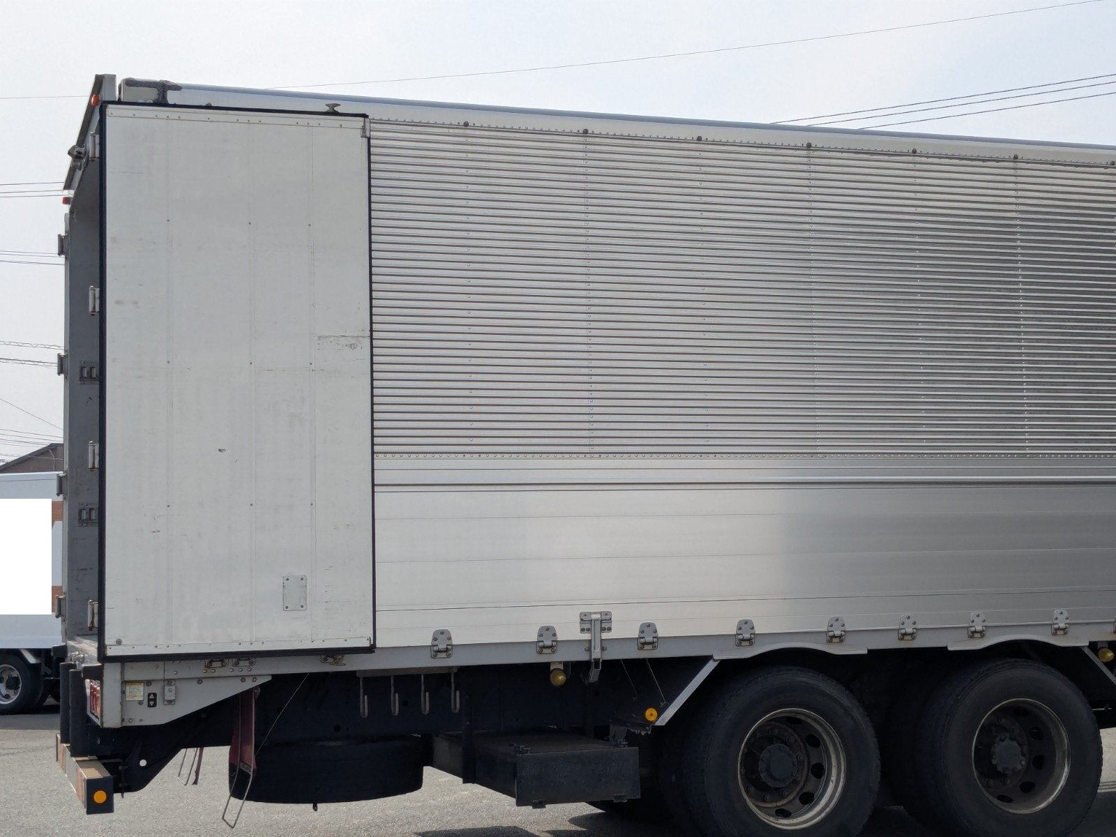 vehicle_image_20260330193818FzGefY5lSX.jpg