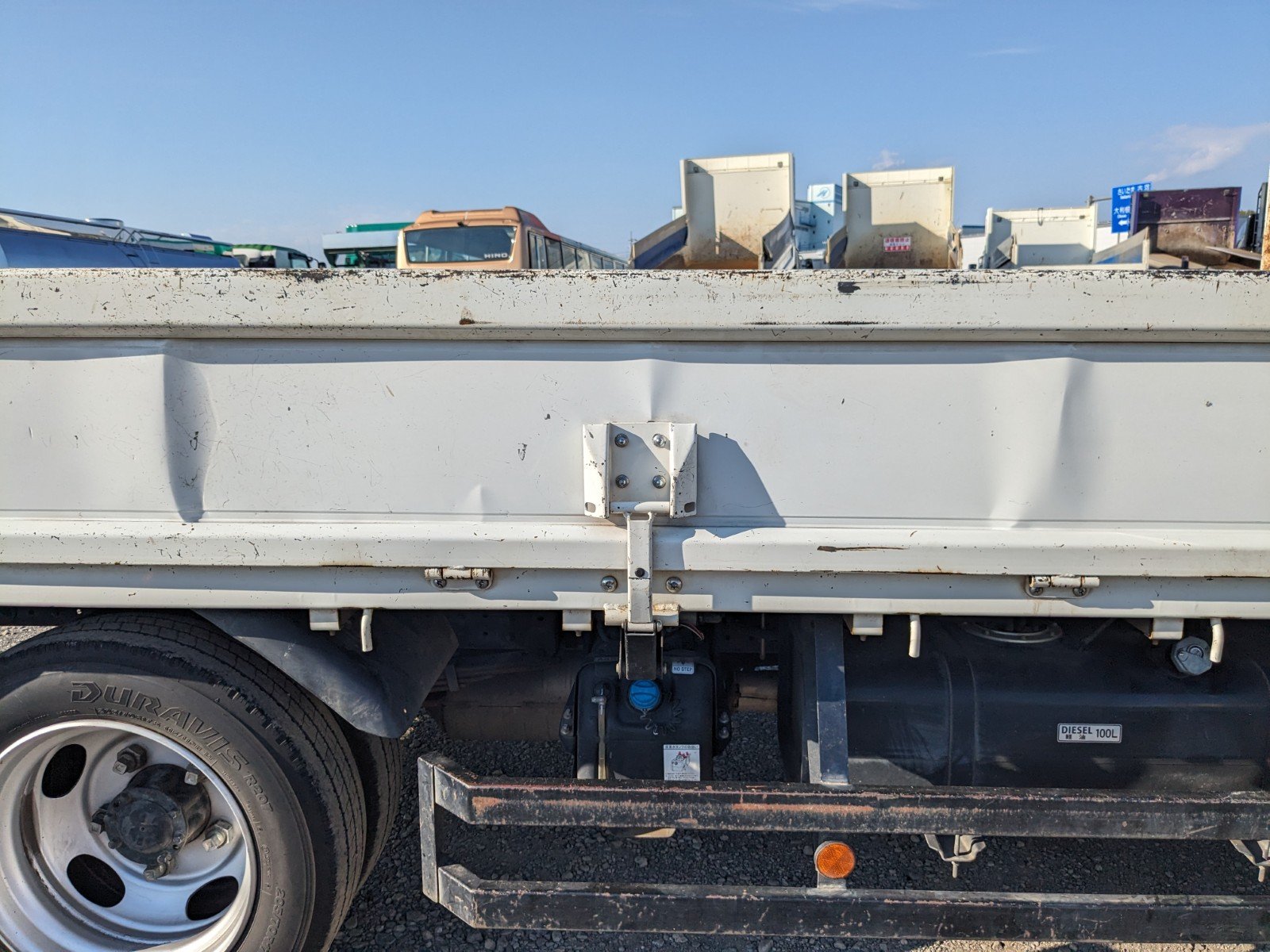 vehicle_image_20260410155043R2hXuwmEGN.jpg