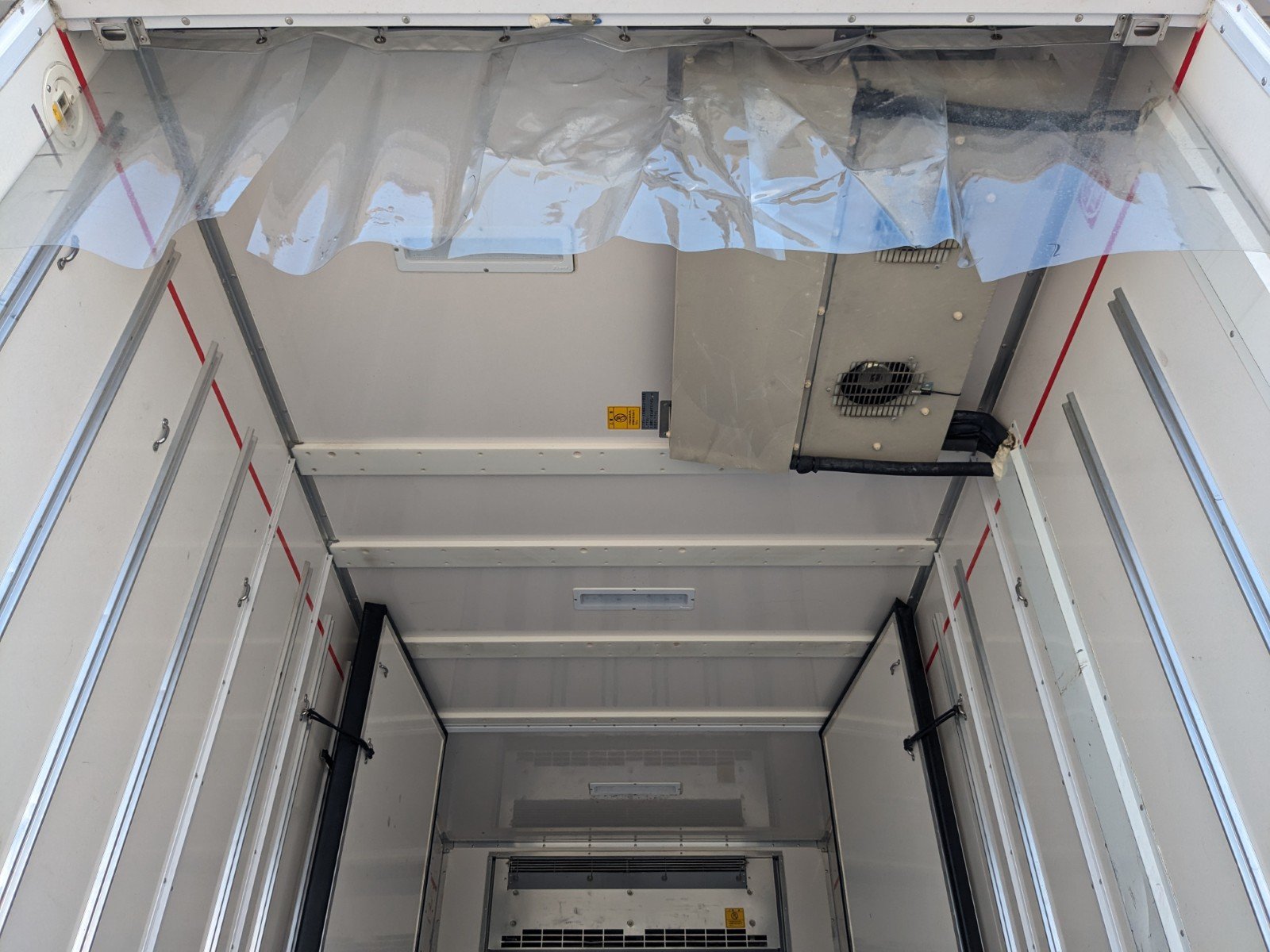vehicle_image_202605150930398IBfwz5qQ5.jpg