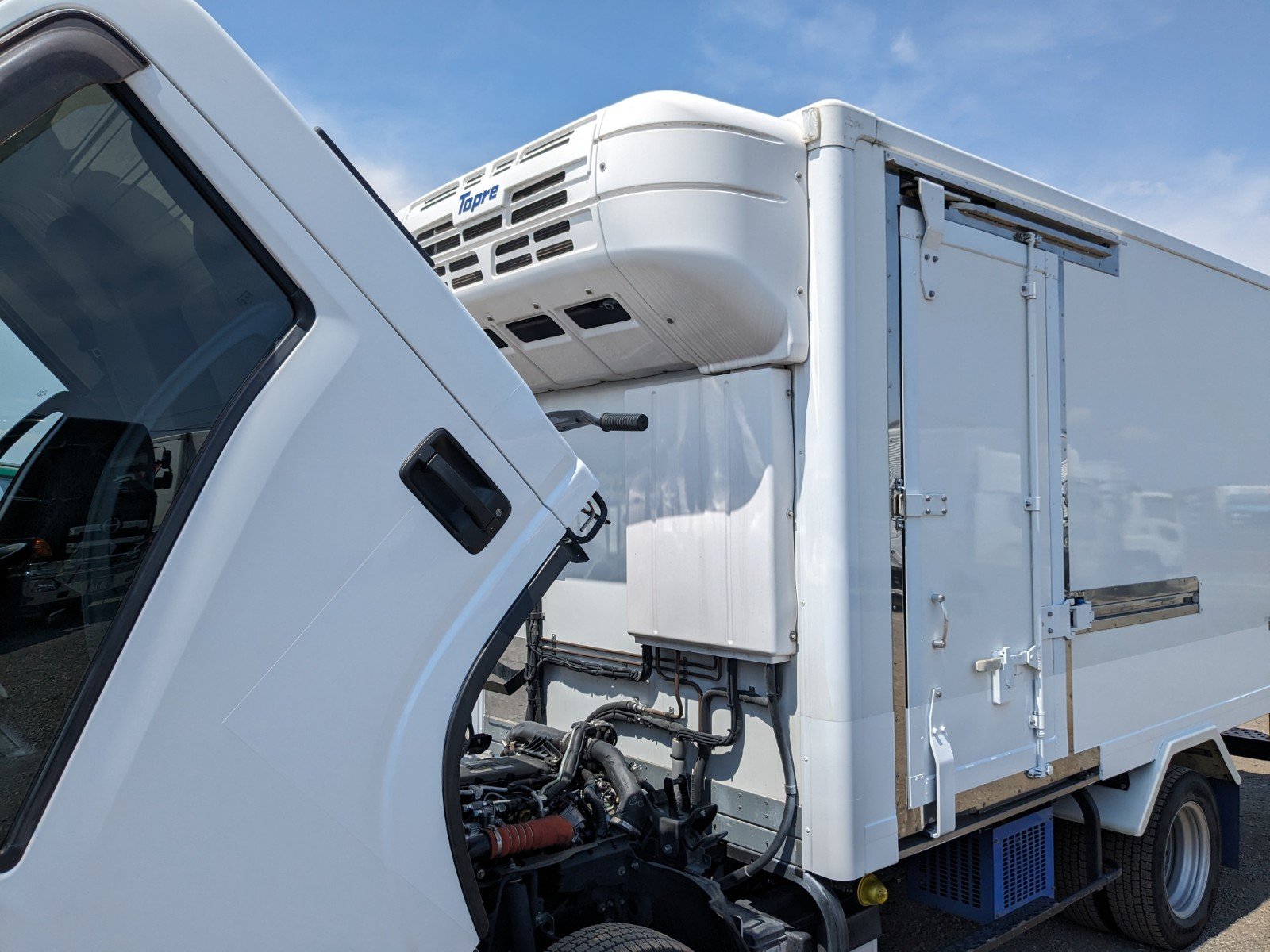 vehicle_image_20260515093039FfD3GE8XVW.jpg