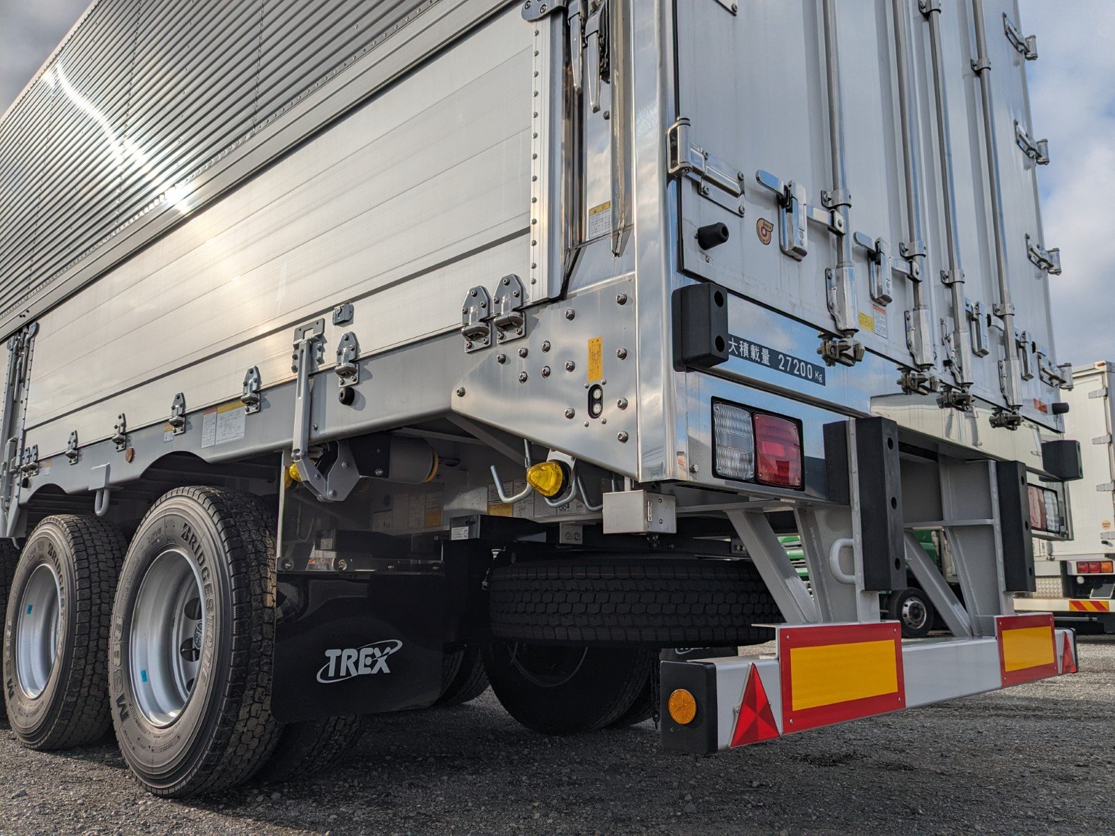 vehicle_image_20260403152531VLcXipCC3s.jpg