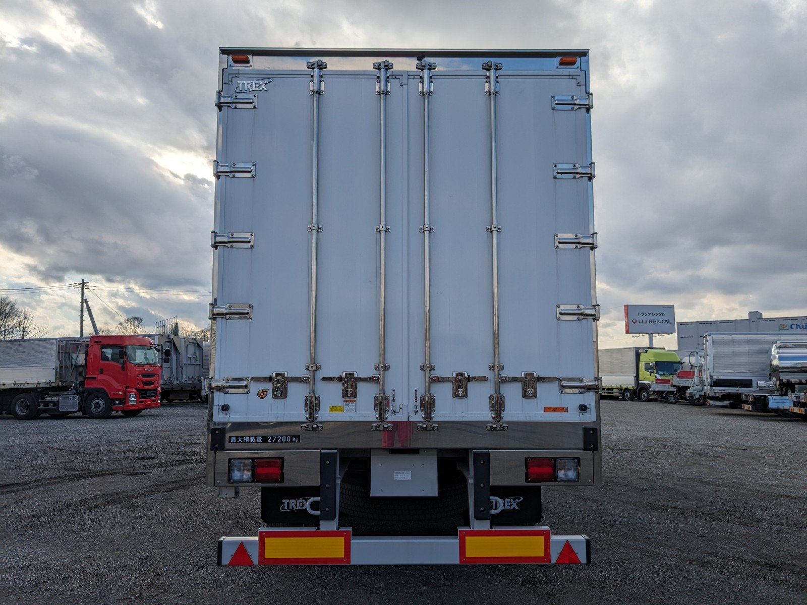 vehicle_image_20260403152531fUkfS9XrLl.jpg