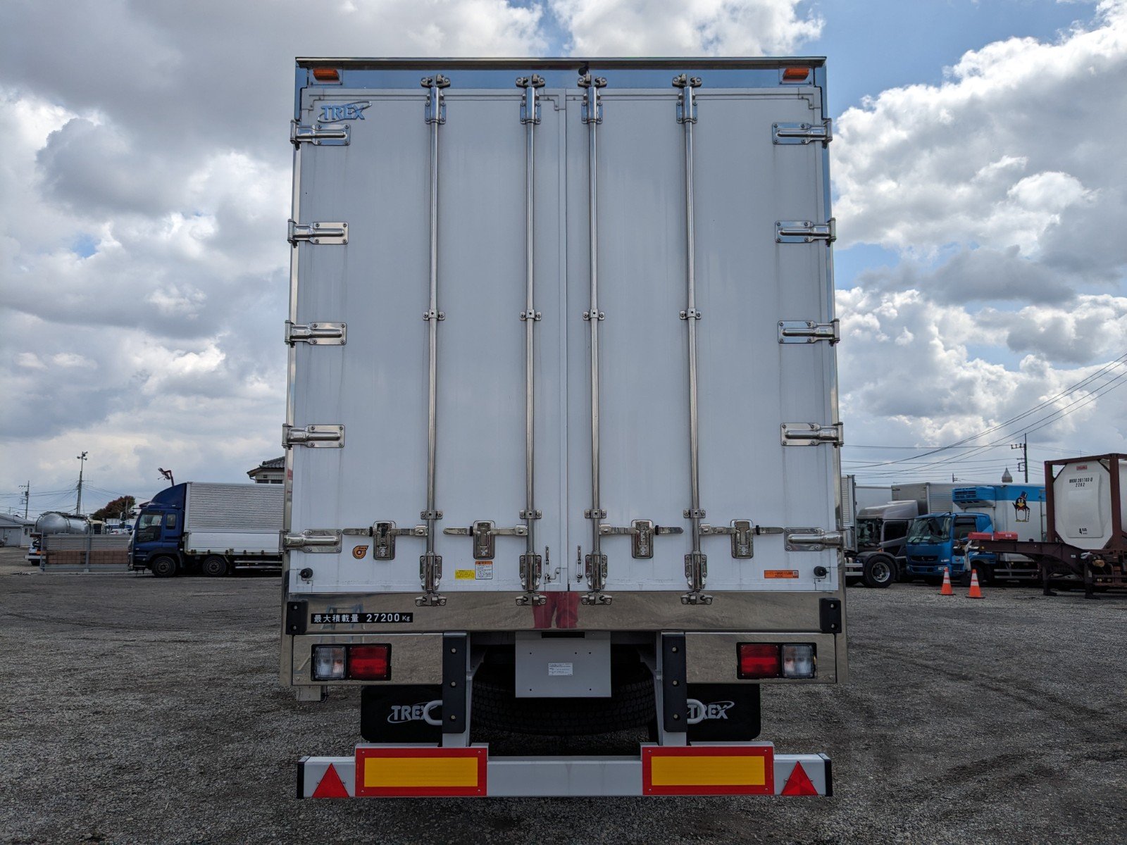 vehicle_image_20260403151516xuPdsMRKkp.jpg