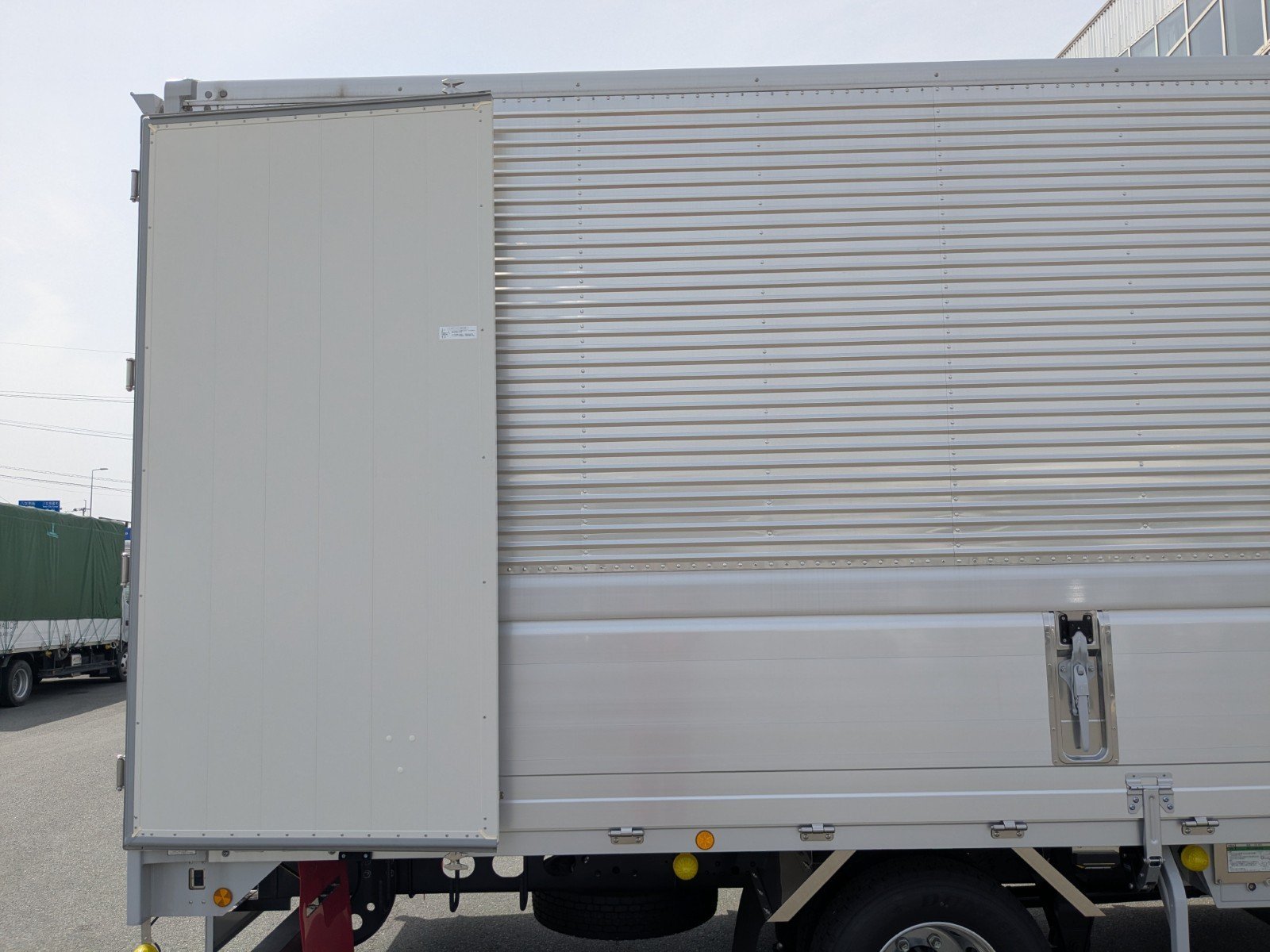 vehicle_image_20260407092325AgScqHv6Rd.jpg