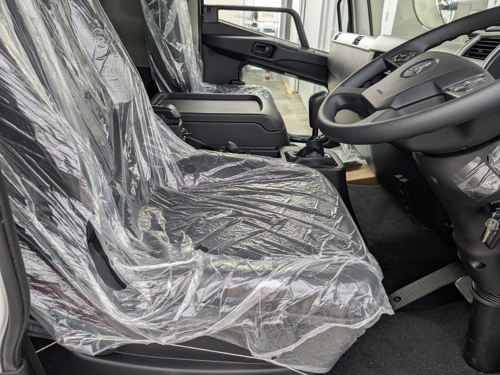 vehicle_image_20260407092325fHY4wzMPnz.jpg