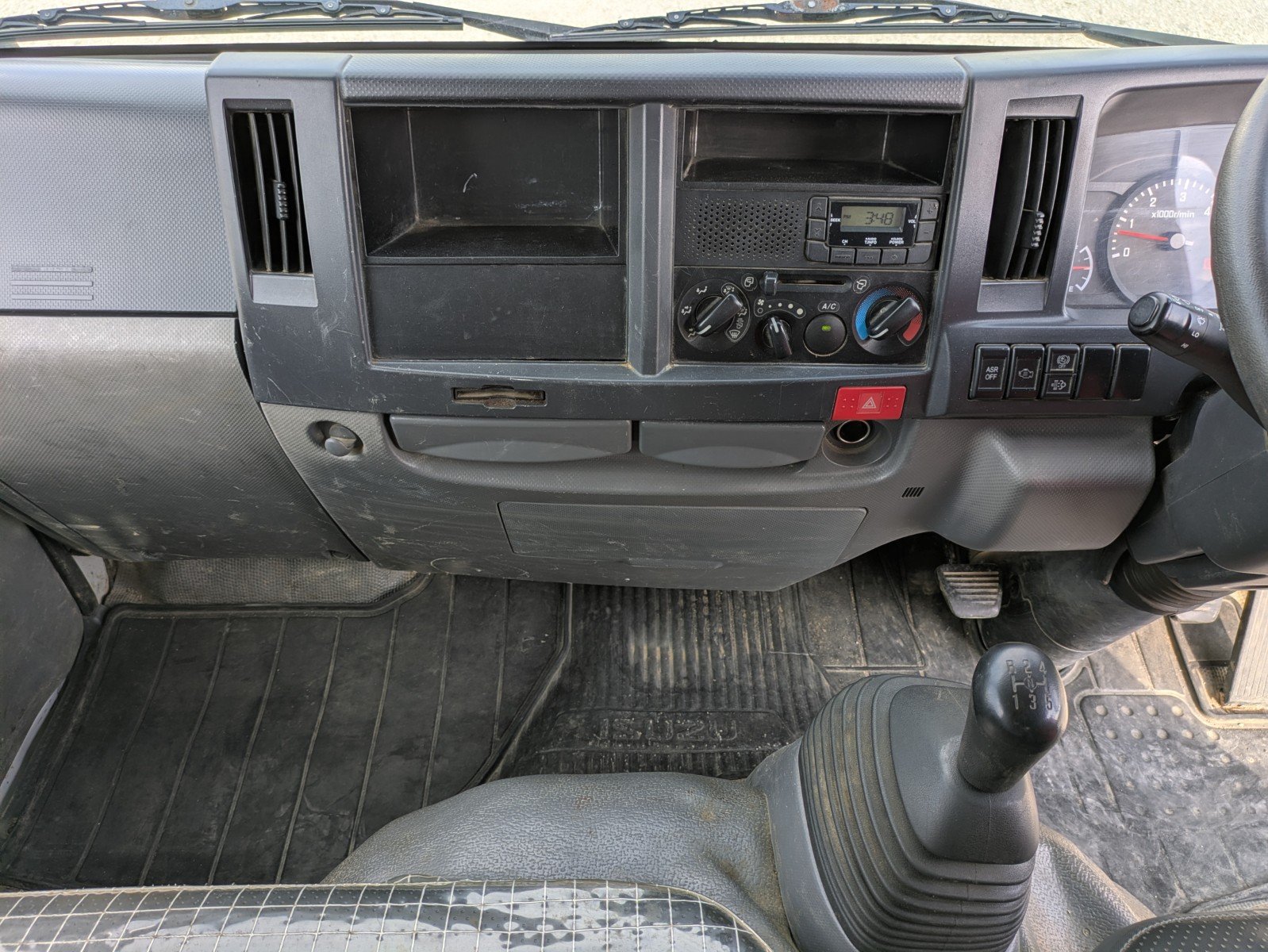 vehicle_image_20260501091050dNpZlWgfAn.jpg