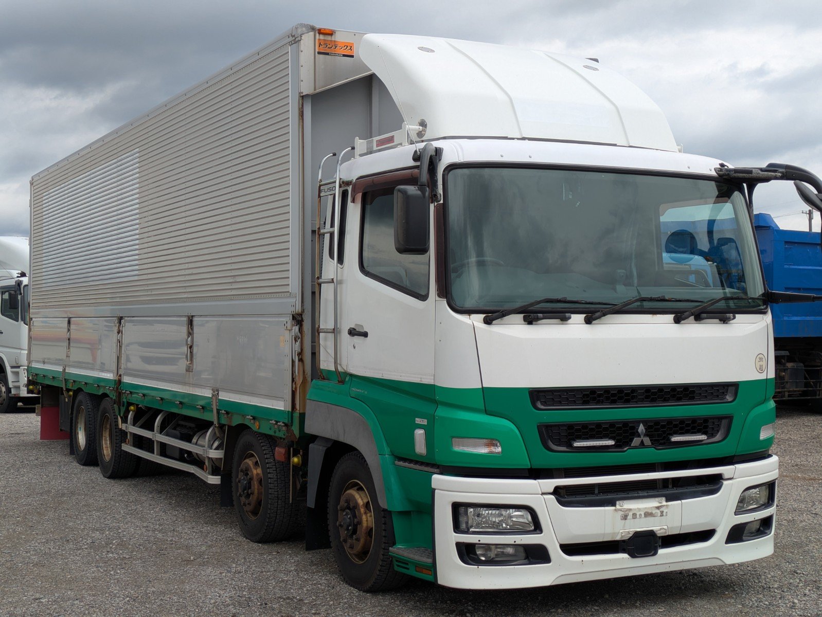 vehicle_image_2026061011232005BYYayqKm.jpg