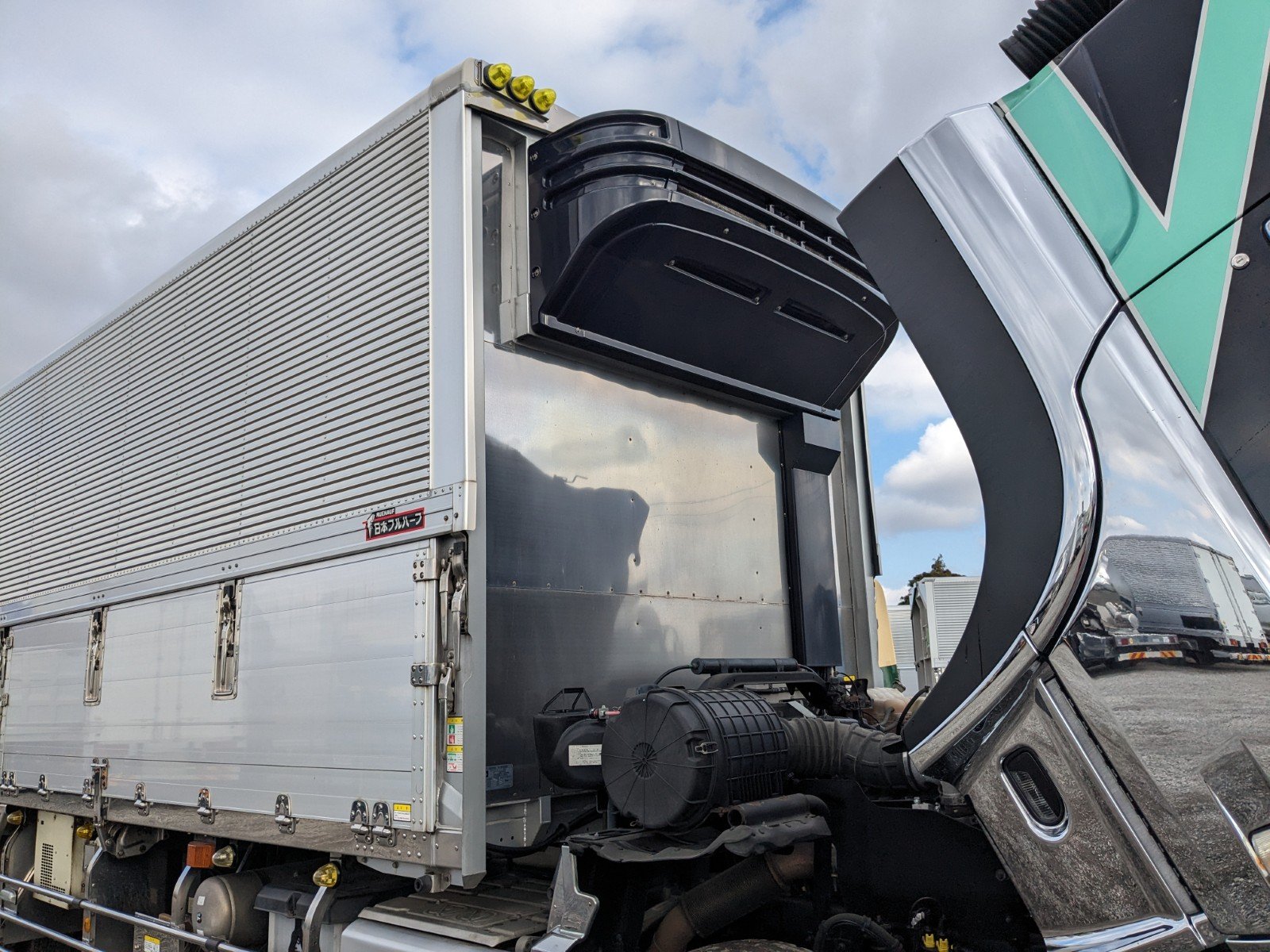 vehicle_image_20260312092425AHdL4RZDCE.jpg