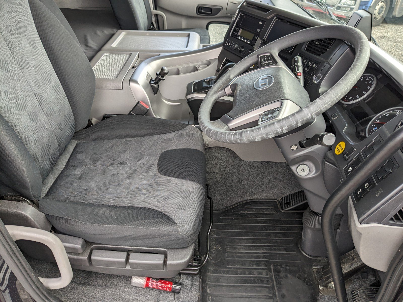vehicle_image_20260312092425LHNQGyVVyY.jpg