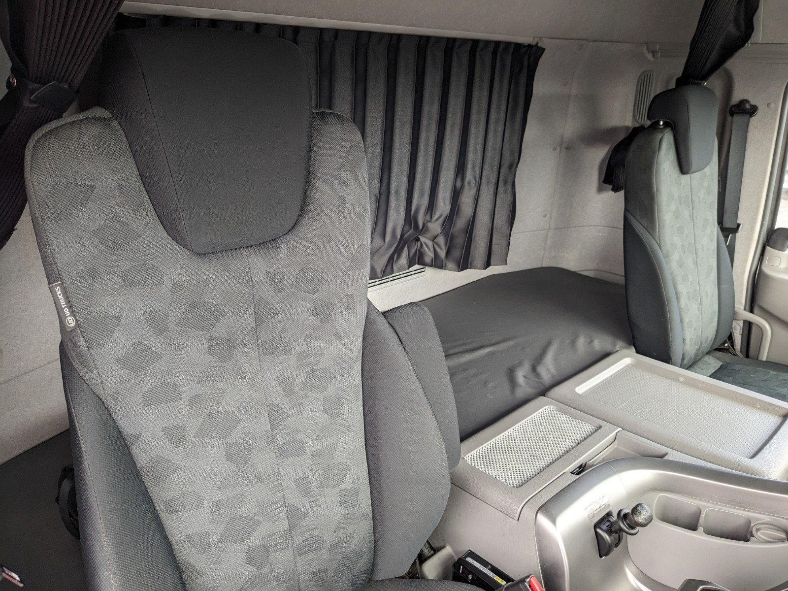 vehicle_image_20260312092425lWWf0faxGz.jpg