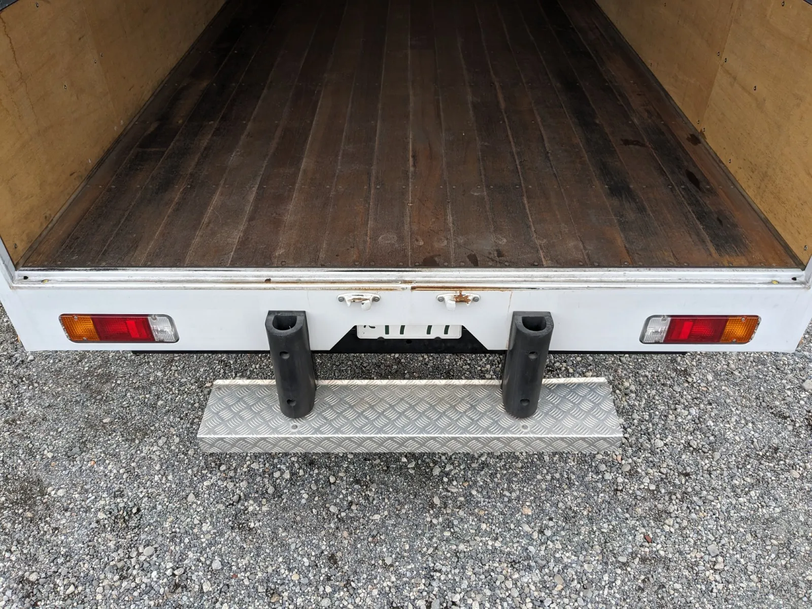 vehicle_image_20260706094601cWFpbd1CRF.webp