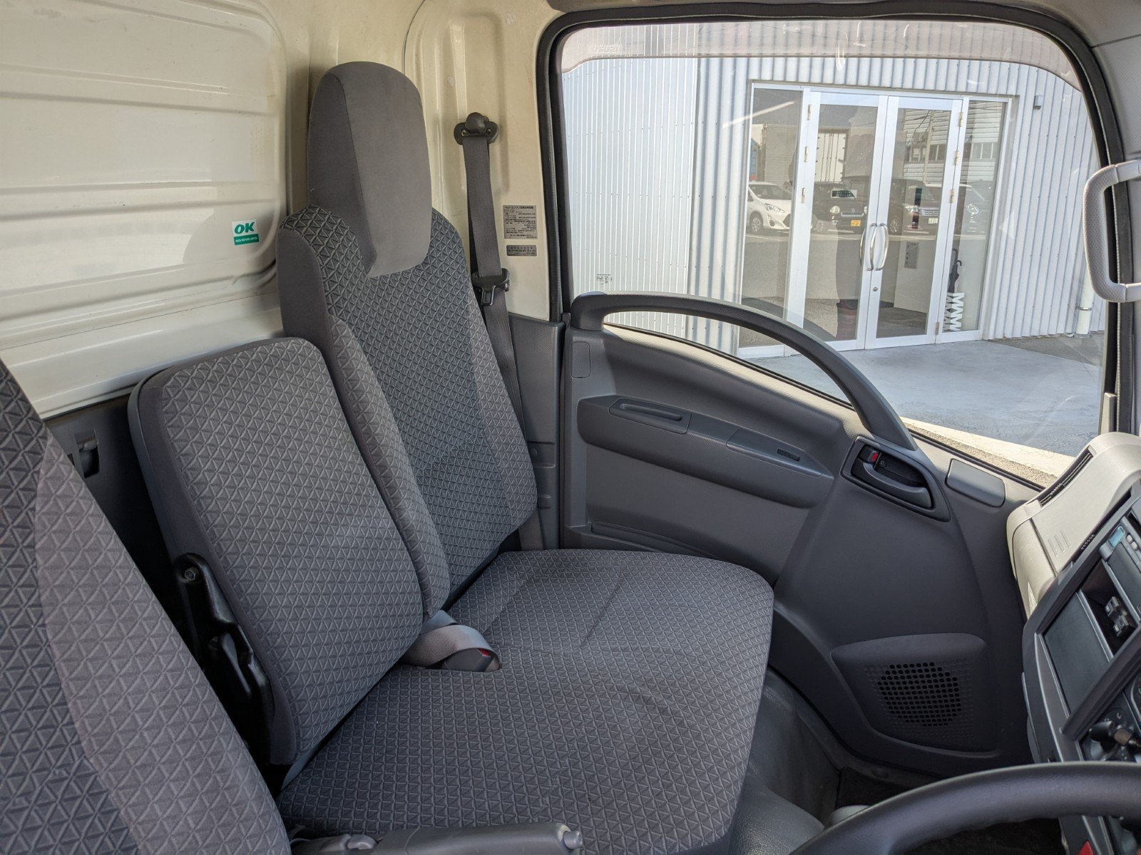 vehicle_image_20260502132815uixsv6tZgR.jpg