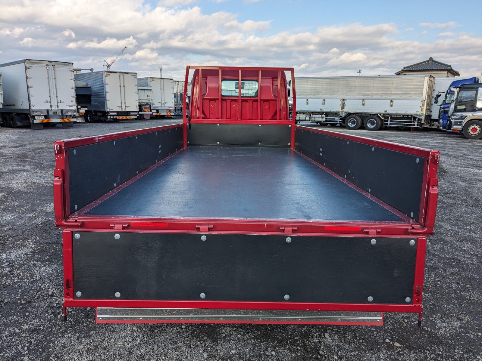 vehicle_image_20260312093114BSN5NkjZSX.jpg
