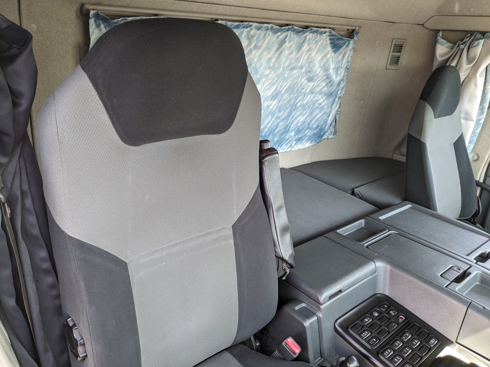 vehicle_image_202604231805589mU1PazR2g.jpg