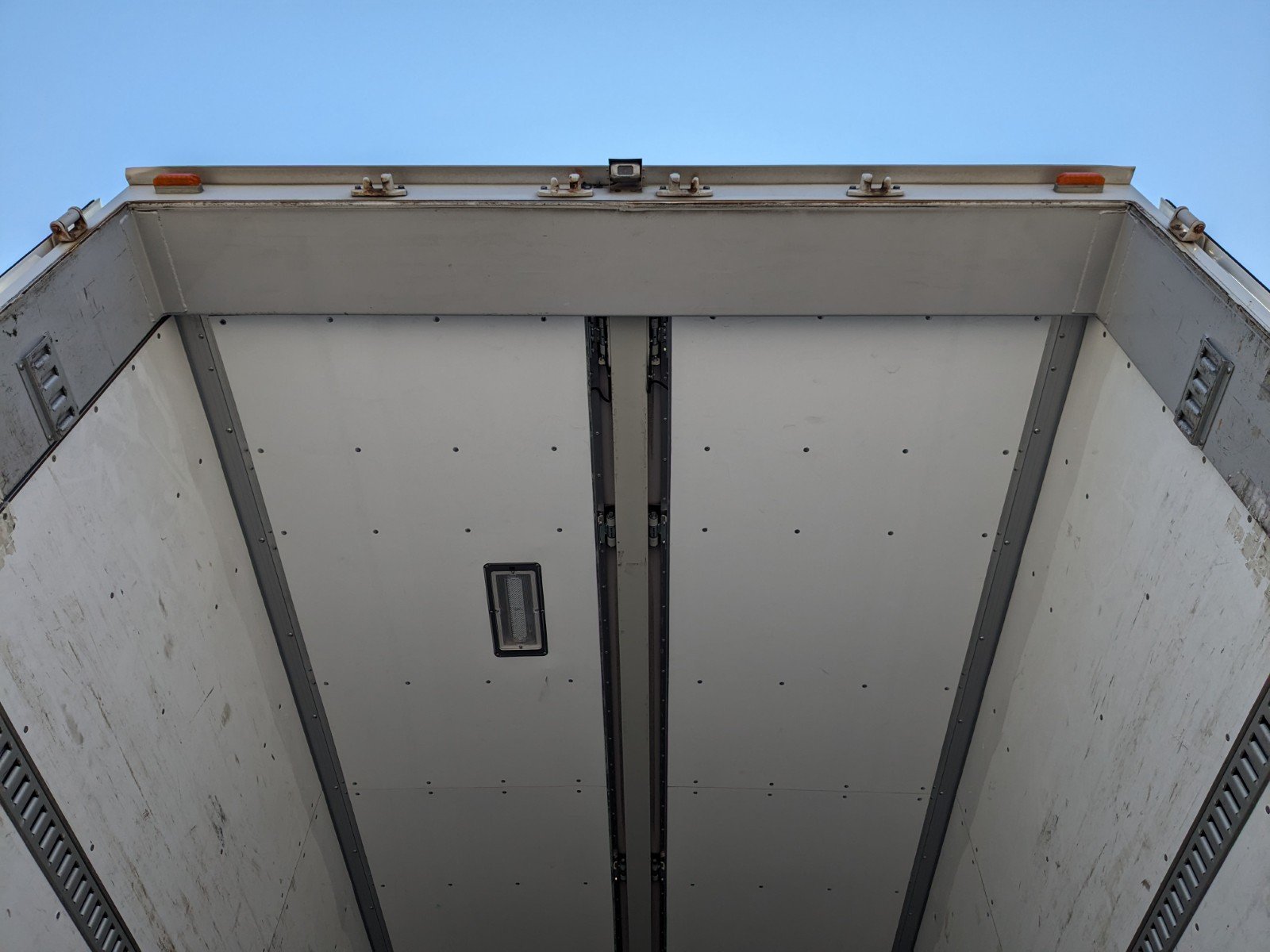 vehicle_image_20260423180558MdWuH9yphm.jpg