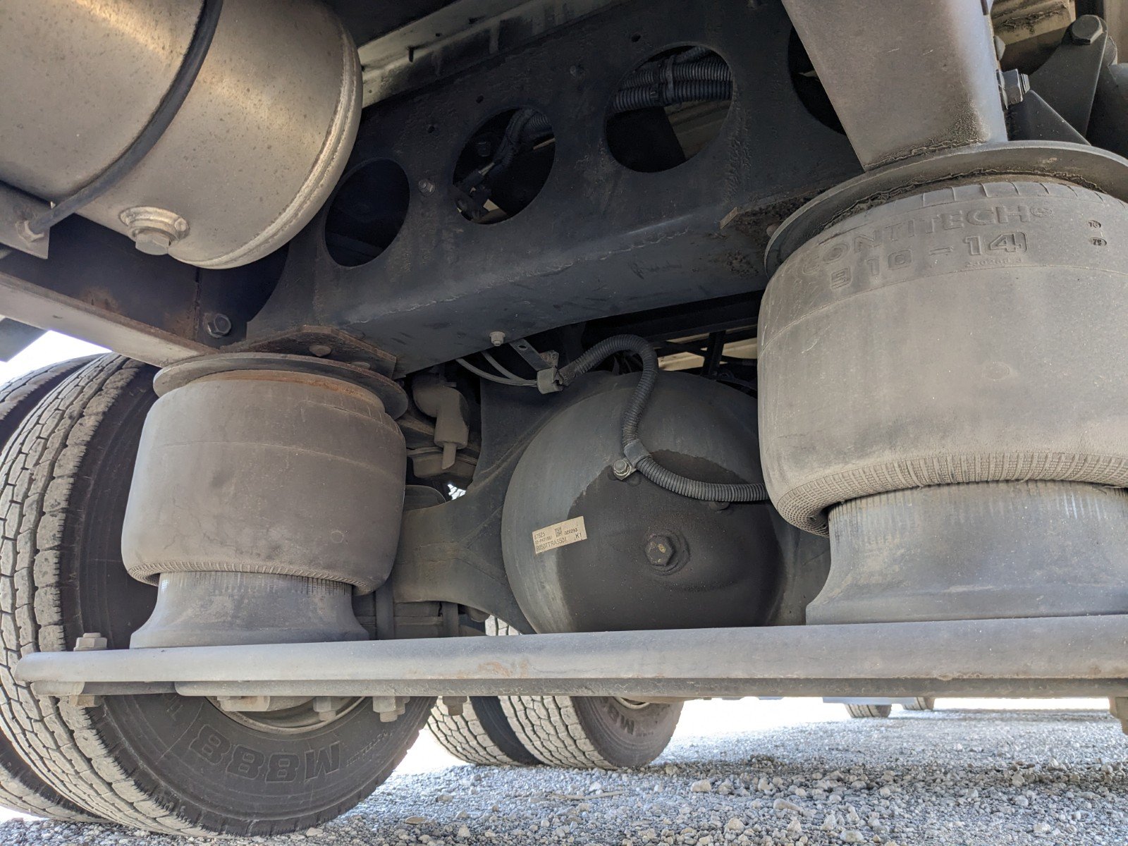 vehicle_image_20260423180558x8qJxu45cG.jpg