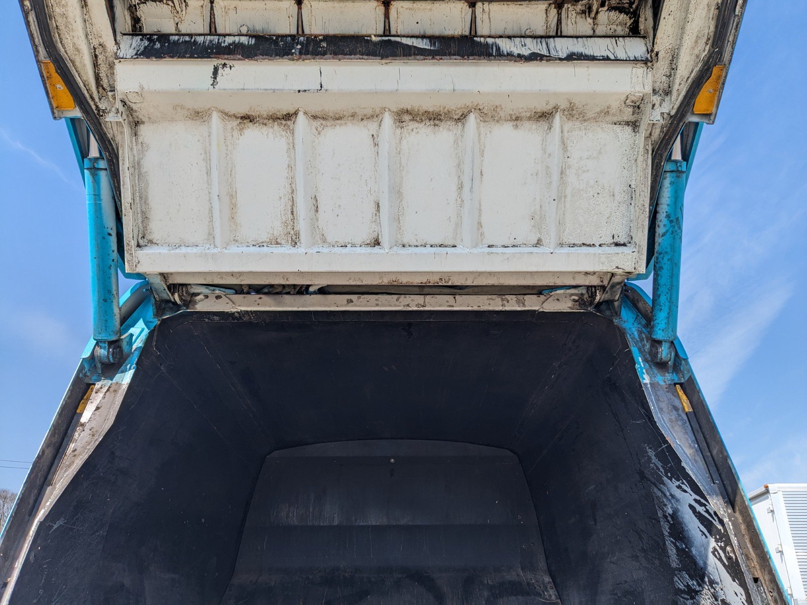 vehicle_image_20260401092215I1zlwoLr1A.jpg