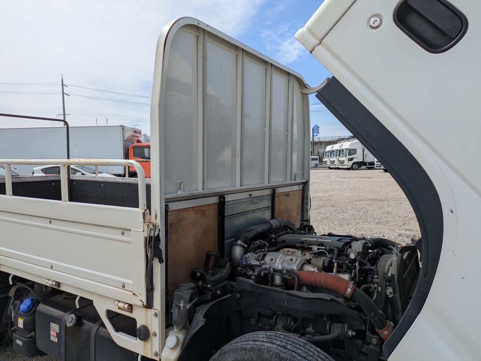vehicle_image_20260407090602Dz9fic86n4.jpg