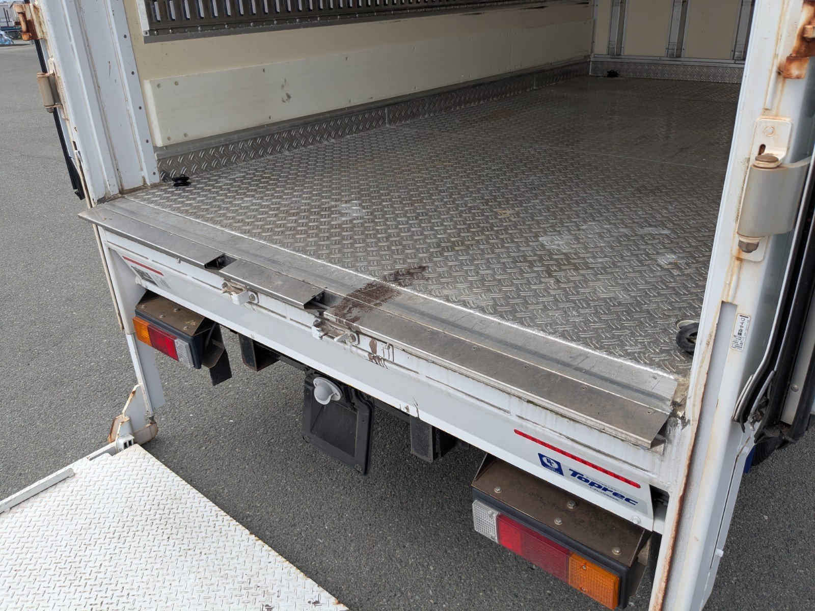 vehicle_image_20260404163124ead9VEJcxD.jpg