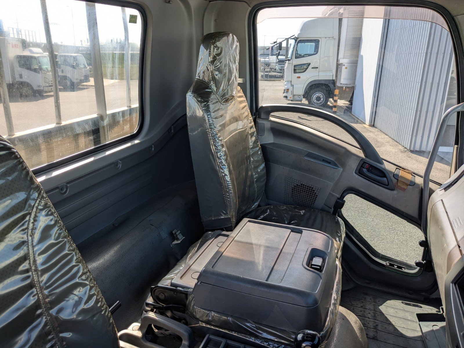 vehicle_image_202604170915276ucfSLTkfT.jpg
