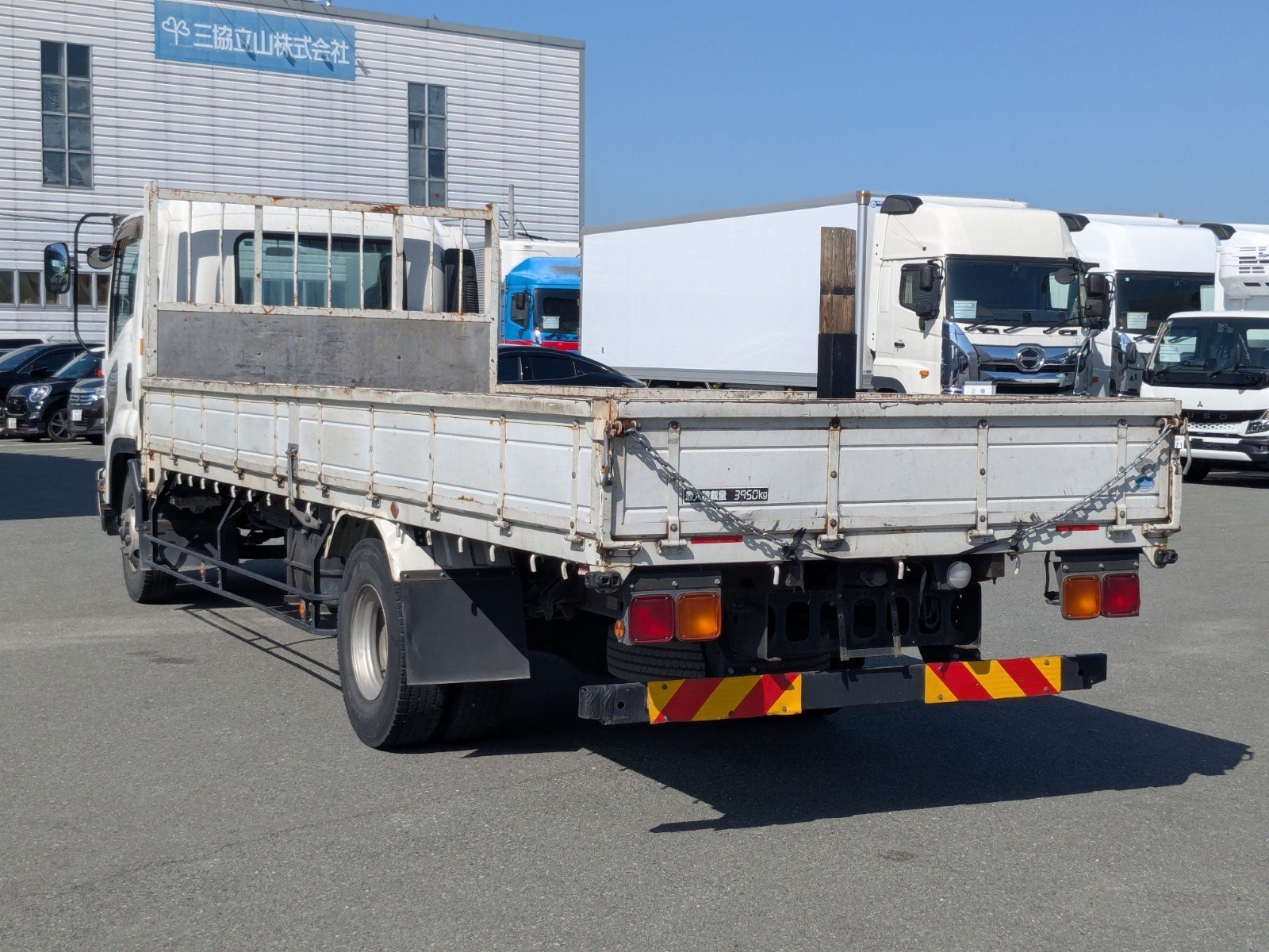 vehicle_image_20260417091527fKGPm931vq.jpg