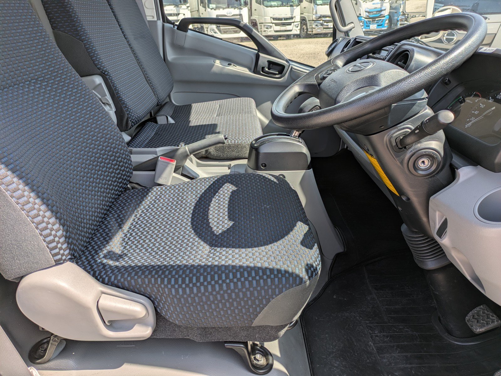 vehicle_image_202603241817359RoaNw3ZBL.jpg