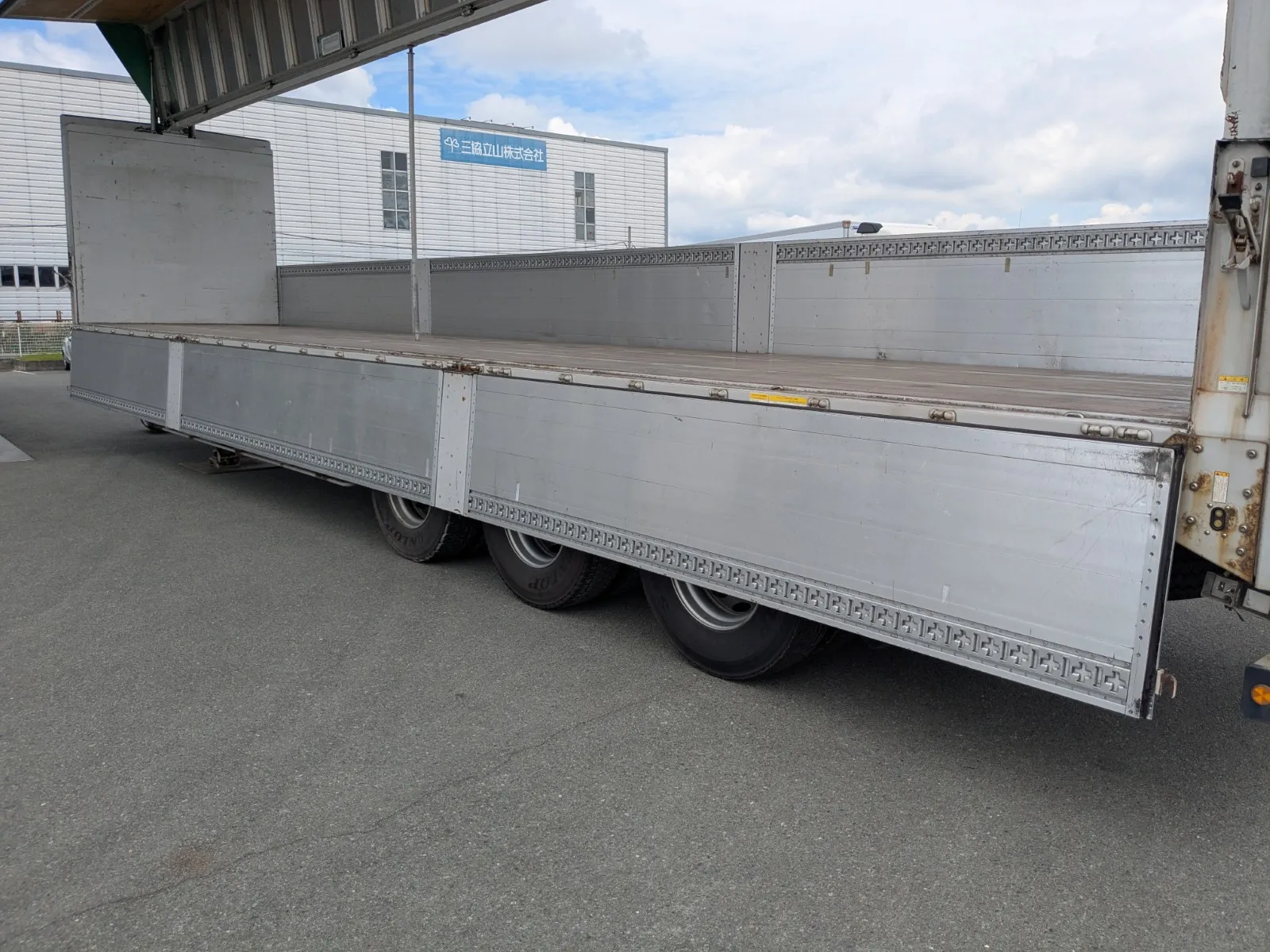 vehicle_image_20260619093719ZdqHLb3EZ0.webp