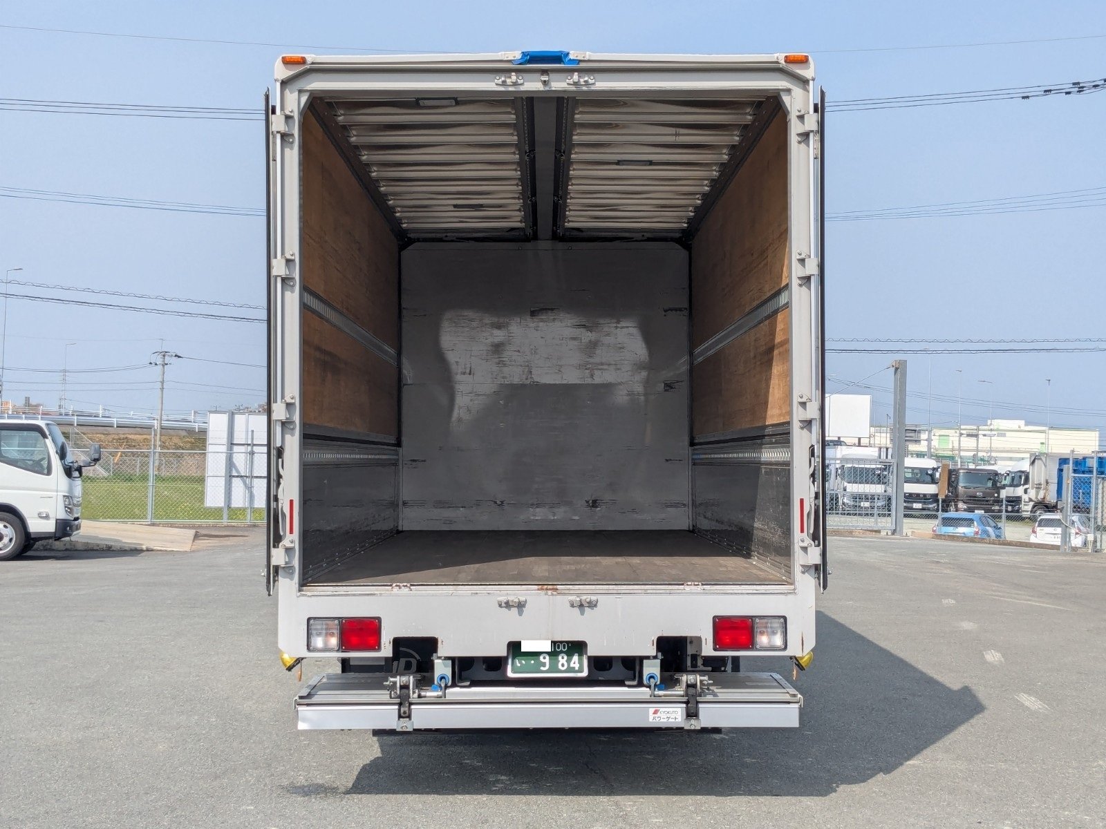 vehicle_image_20260407092653PEqysYgADY.jpg