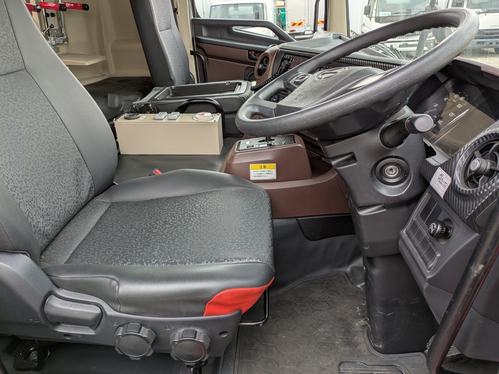vehicle_image_202604091306413ldvnkxwuC.jpg