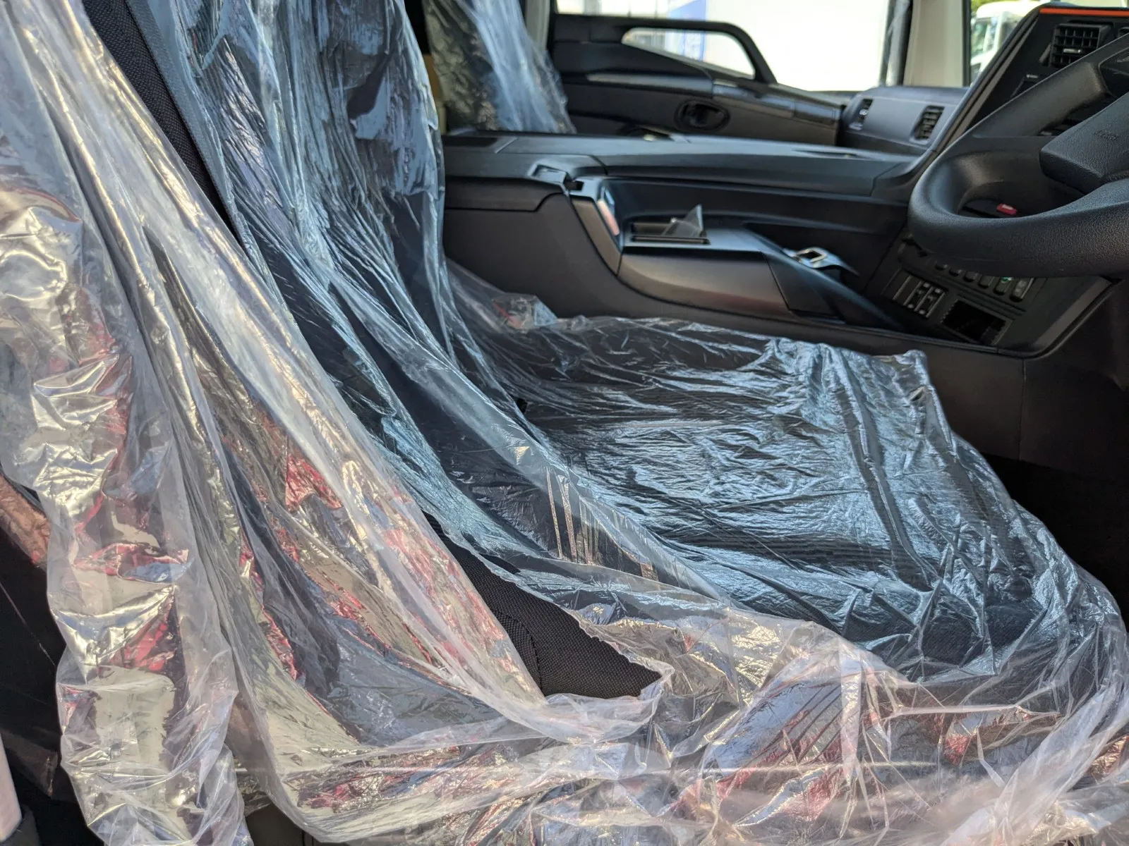 vehicle_image_202607131042065khMOKrjxx.webp