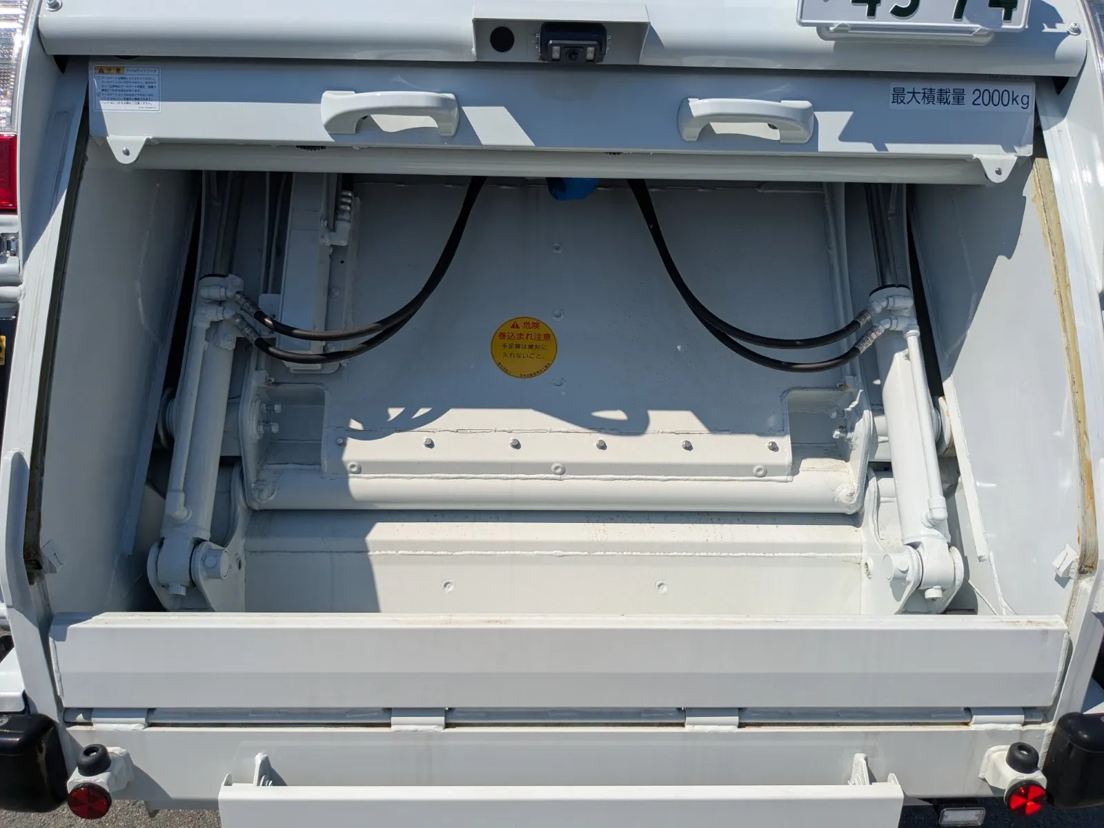 vehicle_image_20260630095200TwjMikpYqi.webp