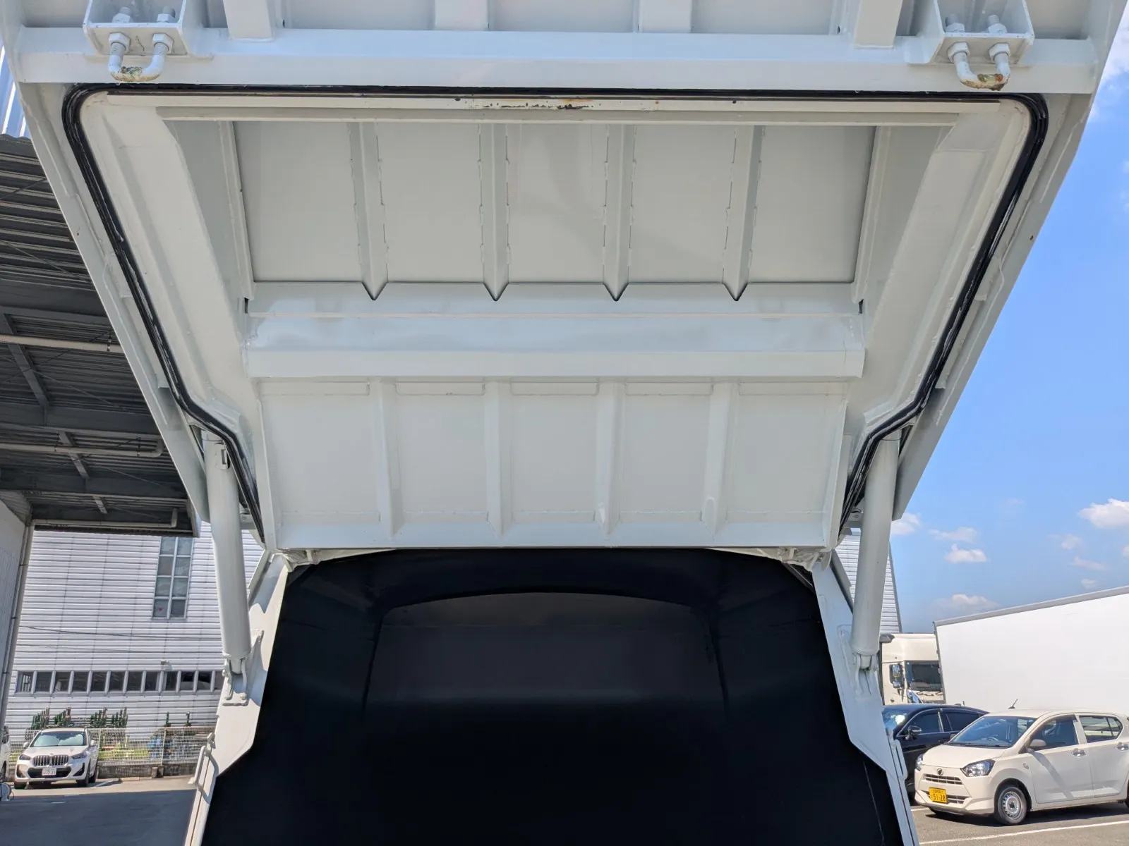 vehicle_image_20260630095208c96enLZ34K.webp