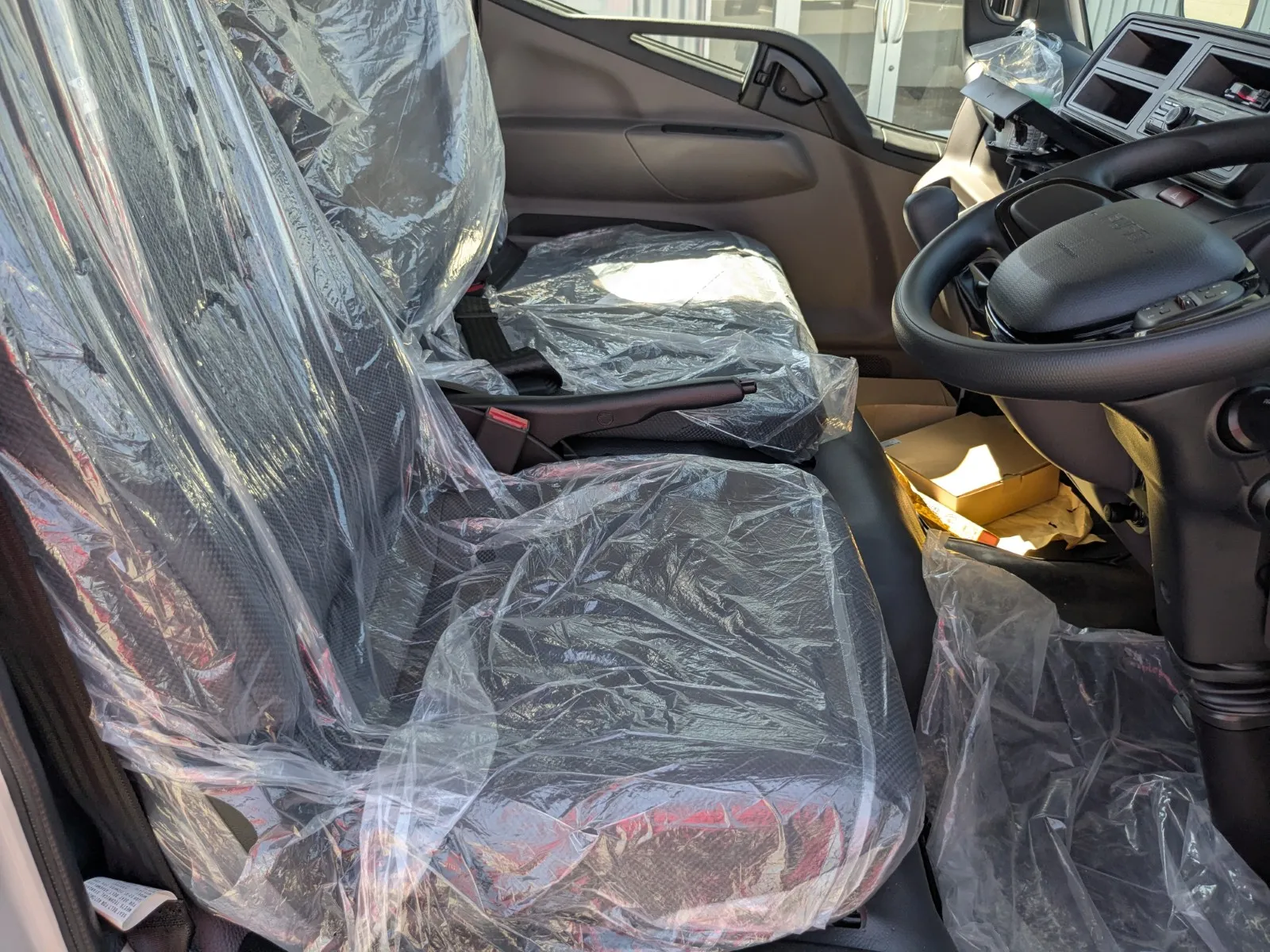 vehicle_image_20260630095219yM5jaPIQLq.webp