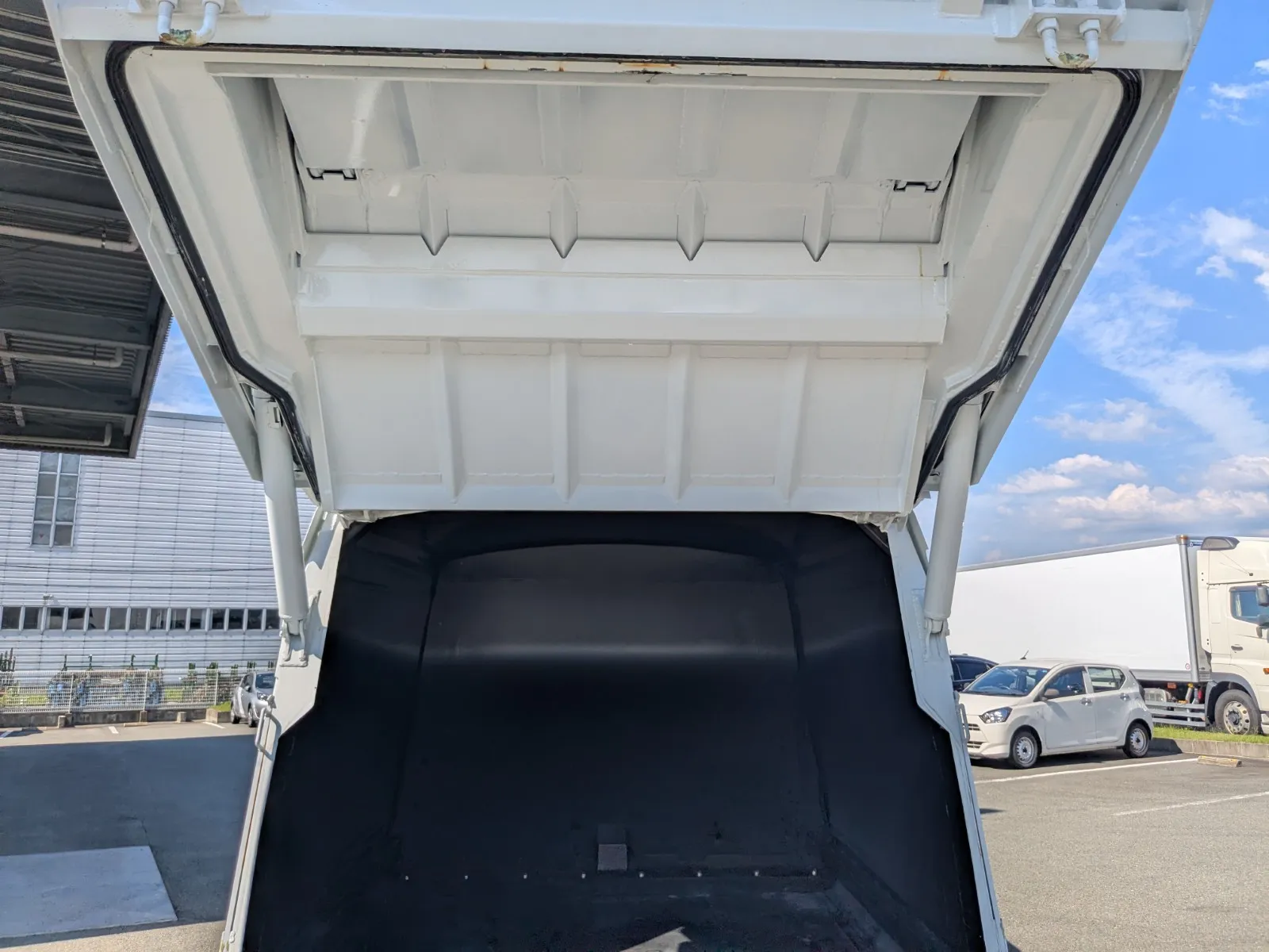 vehicle_image_202606300946131VRUn3O2RJ.webp