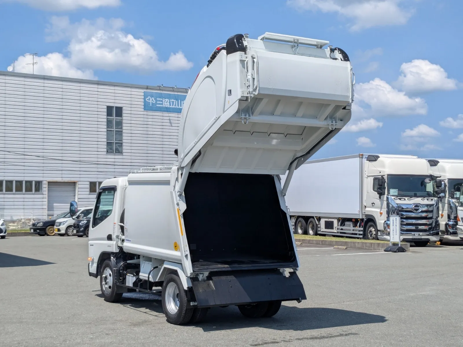 vehicle_image_2026072411382504tyuYdwrC.webp