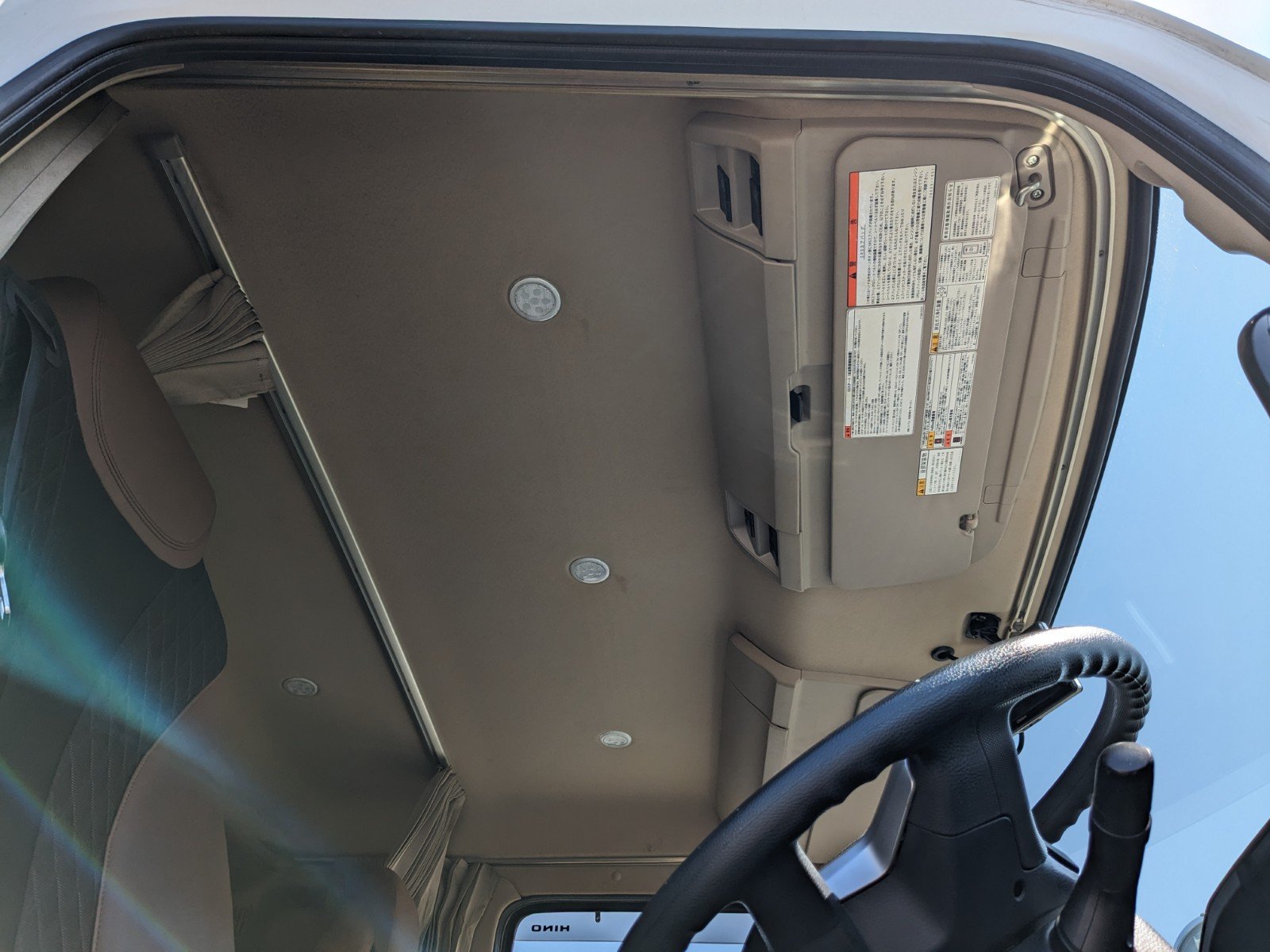 vehicle_image_20260422112736CfEi8b7PLl.jpg