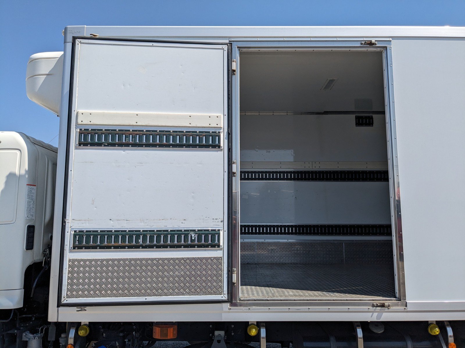 vehicle_image_20260422112736u8A9hLKdiv.jpg