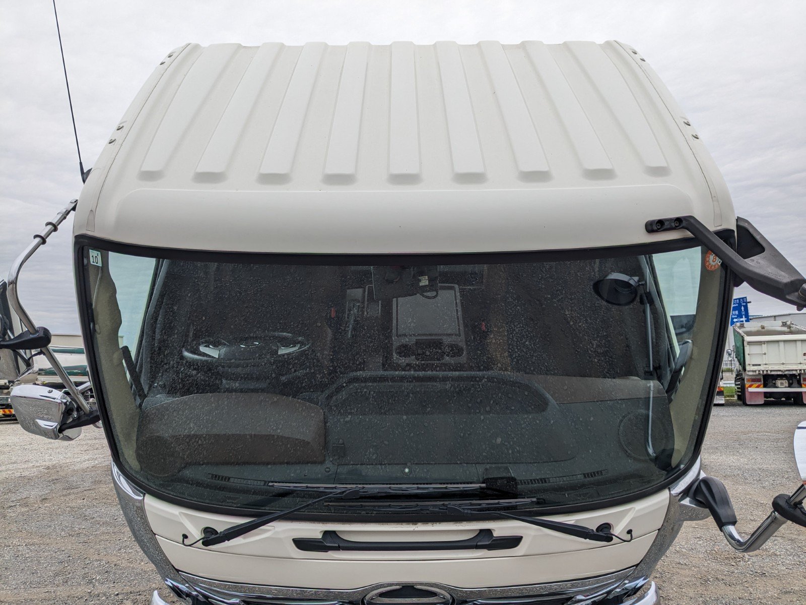 vehicle_image_20260501130747hIhuQnnL9k.jpg